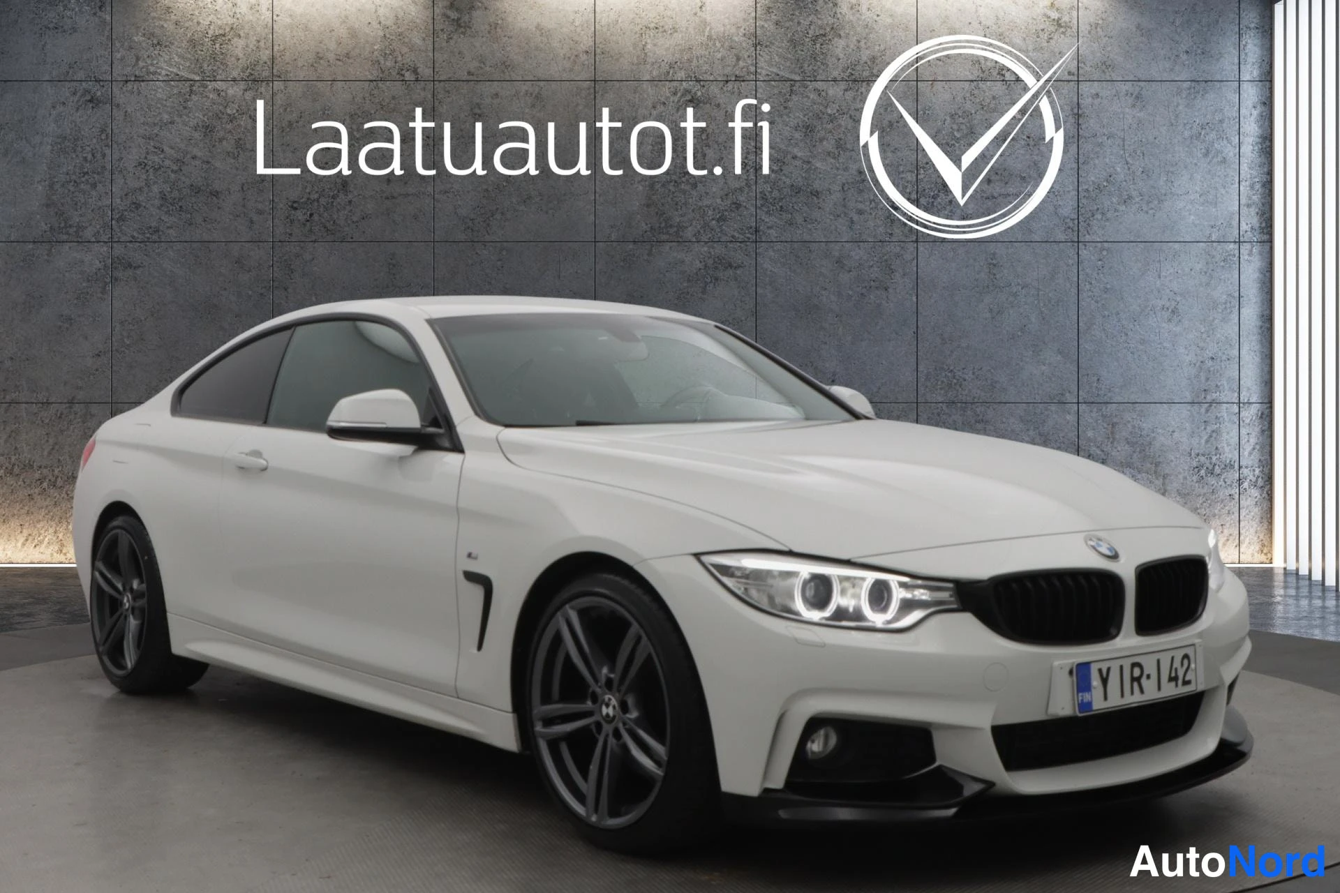 Valkoinen BMW 428i 2014, etuviisto, keula oikealle, kuva 4