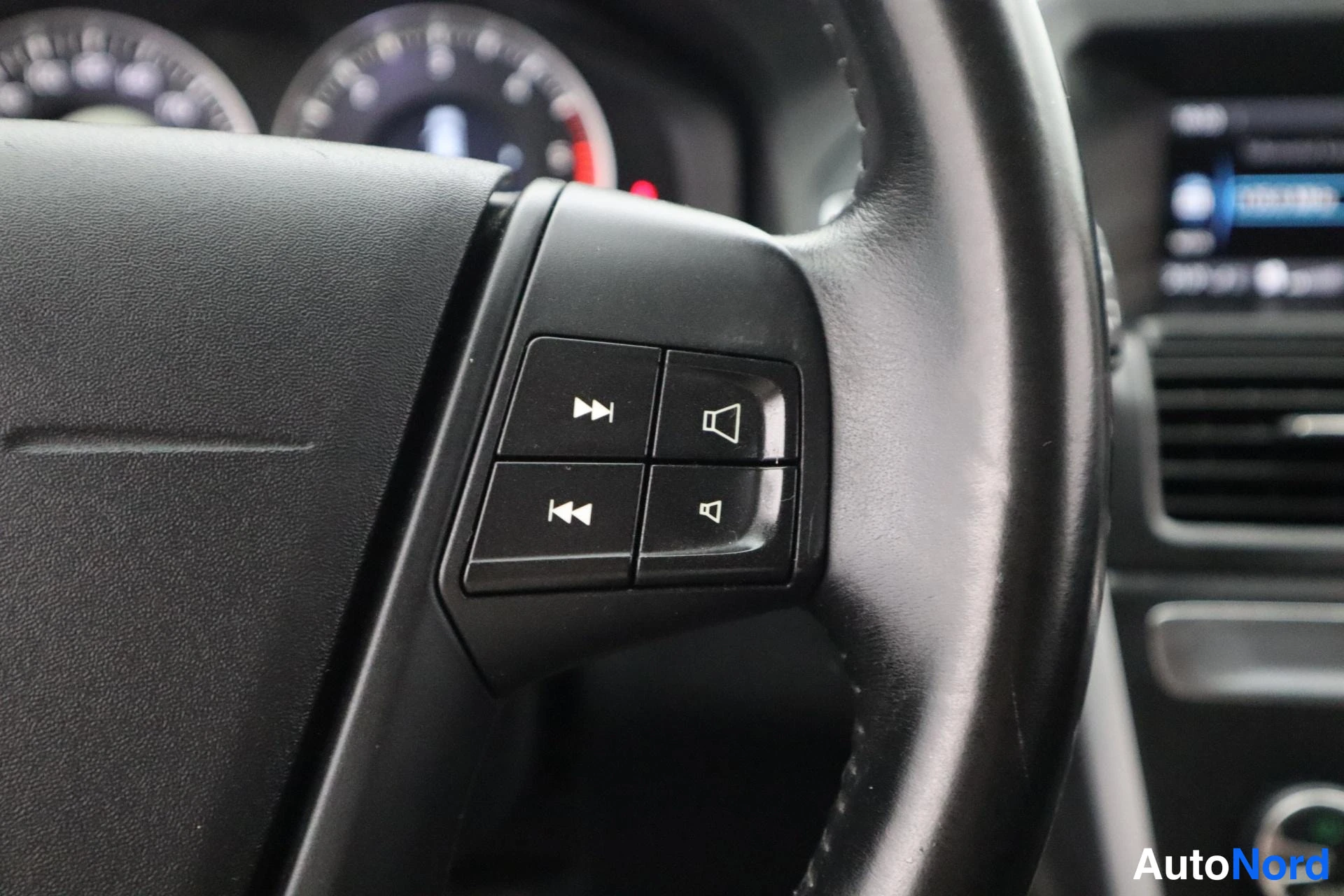 Harmaa Volvo XC60 2011, kuva 10