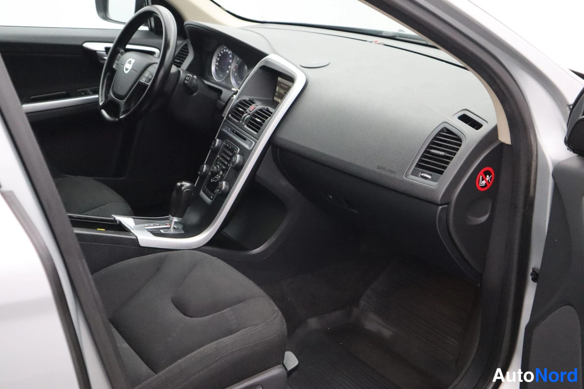 Harmaa Volvo XC60 2011, kuva 14