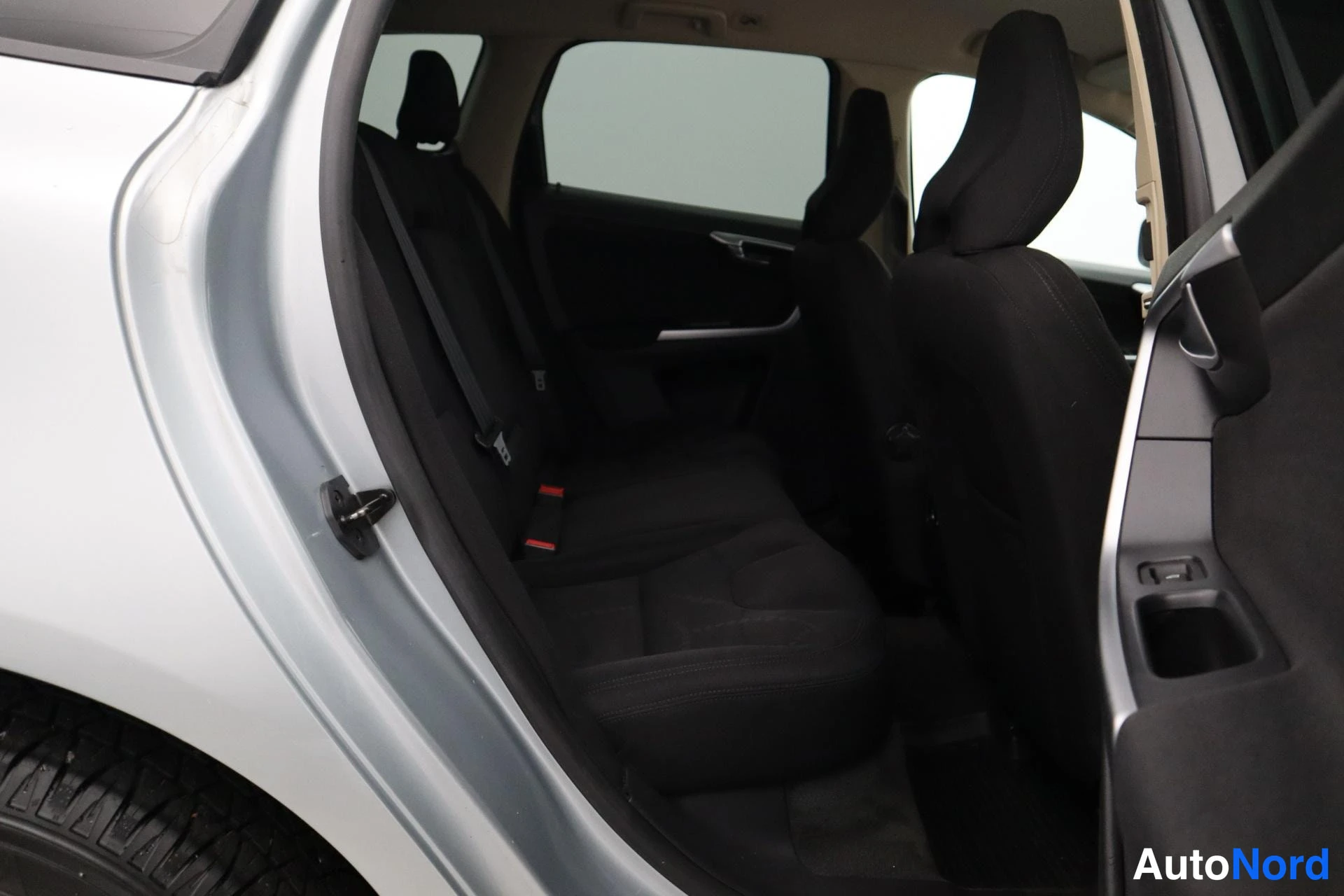 Harmaa Volvo XC60 2011, takaviisto, kuva 7