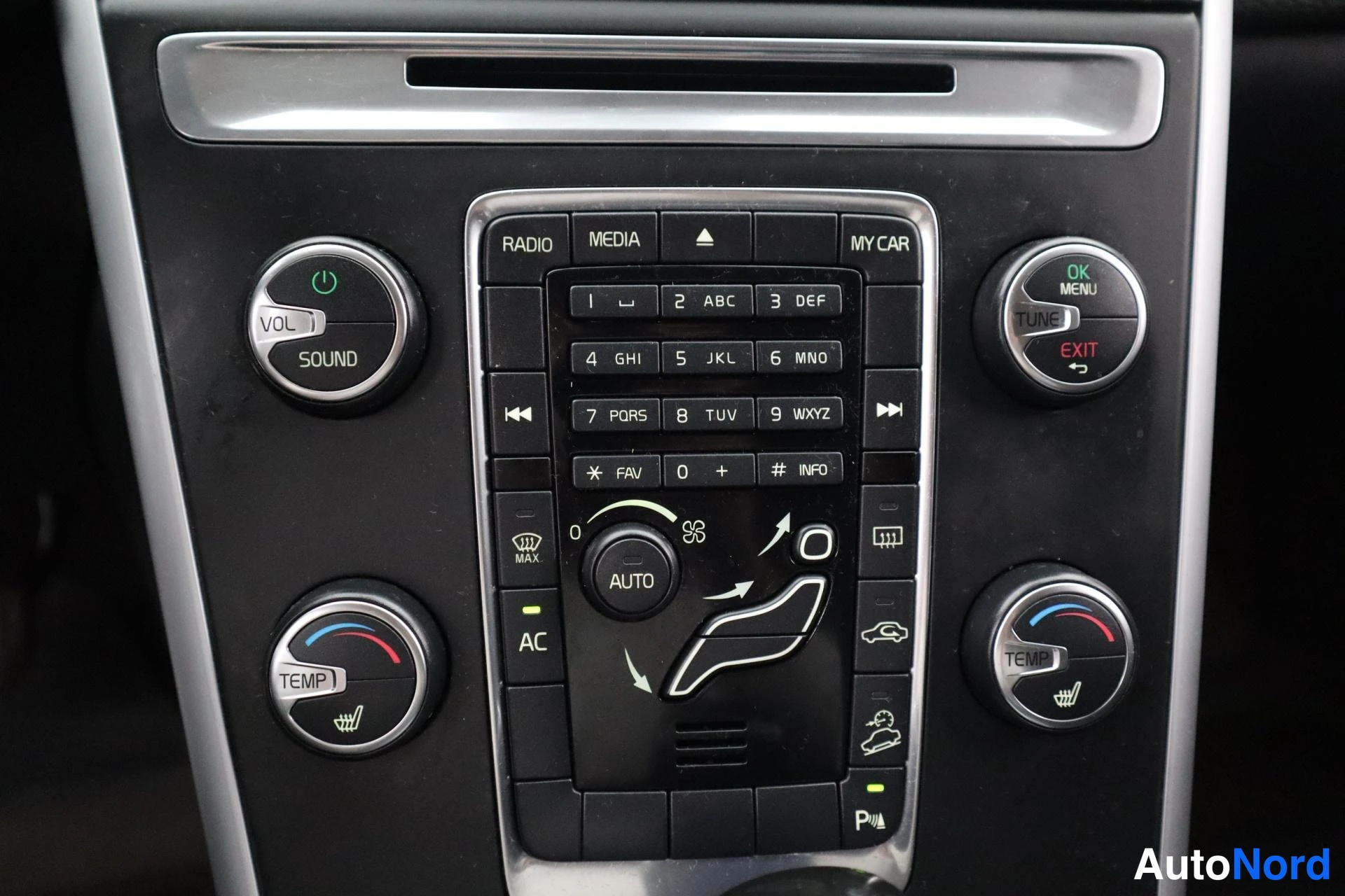 Harmaa Volvo XC60 2011, kuva 16