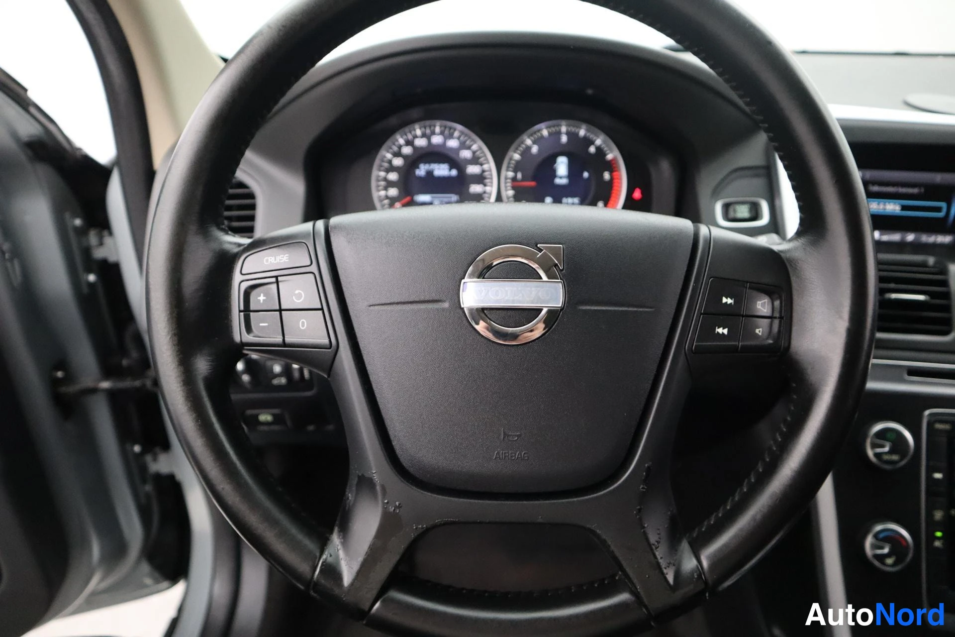 Harmaa Volvo XC60 2011, kuva 19