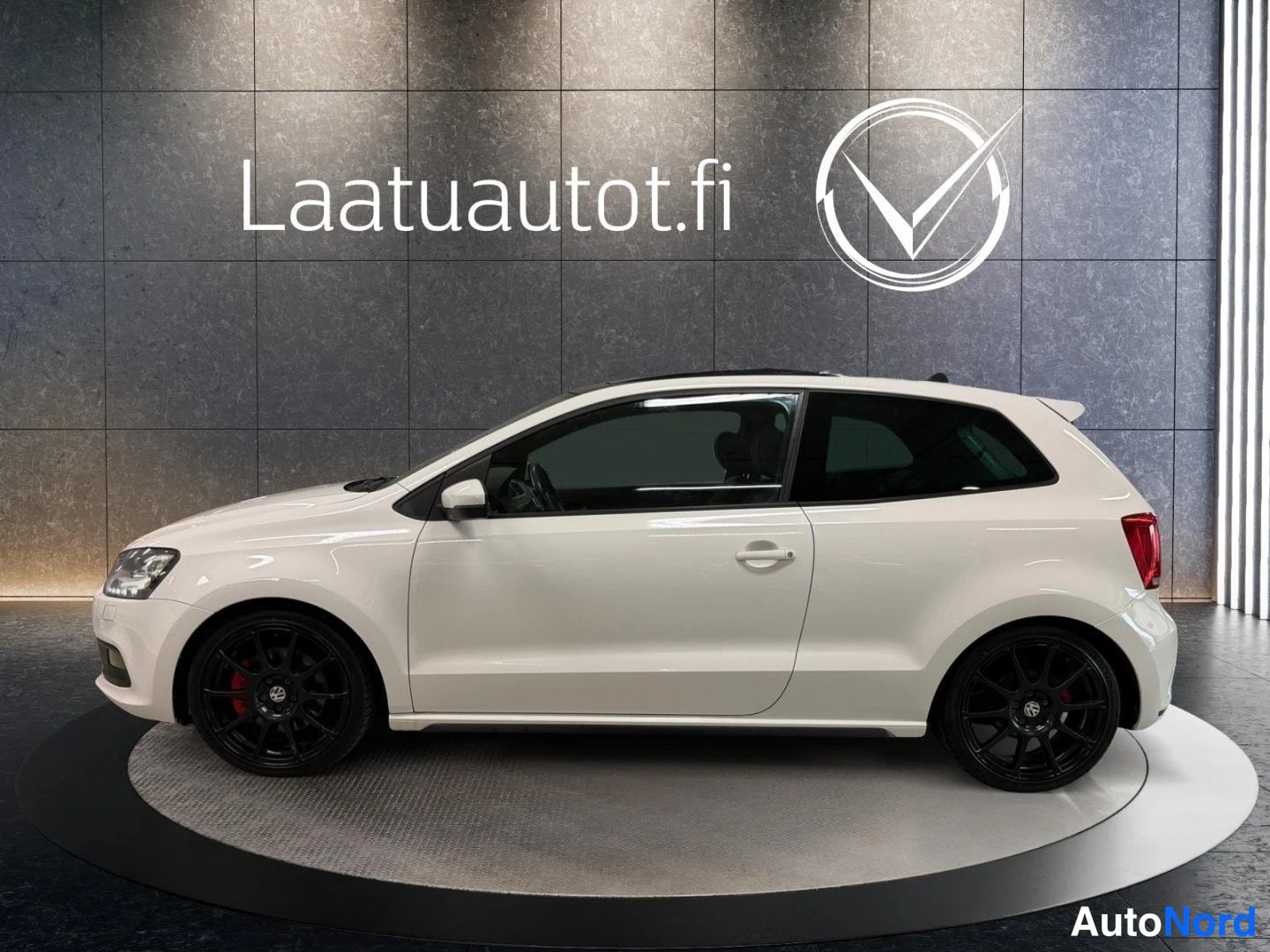 Valkoinen Volkswagen Polo 2011, sivulta, kuva 6