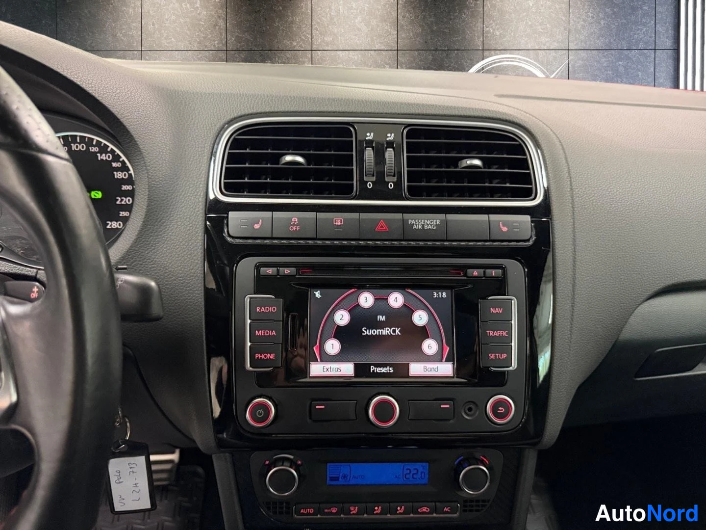 Valkoinen Volkswagen Polo 2011, kuva 22