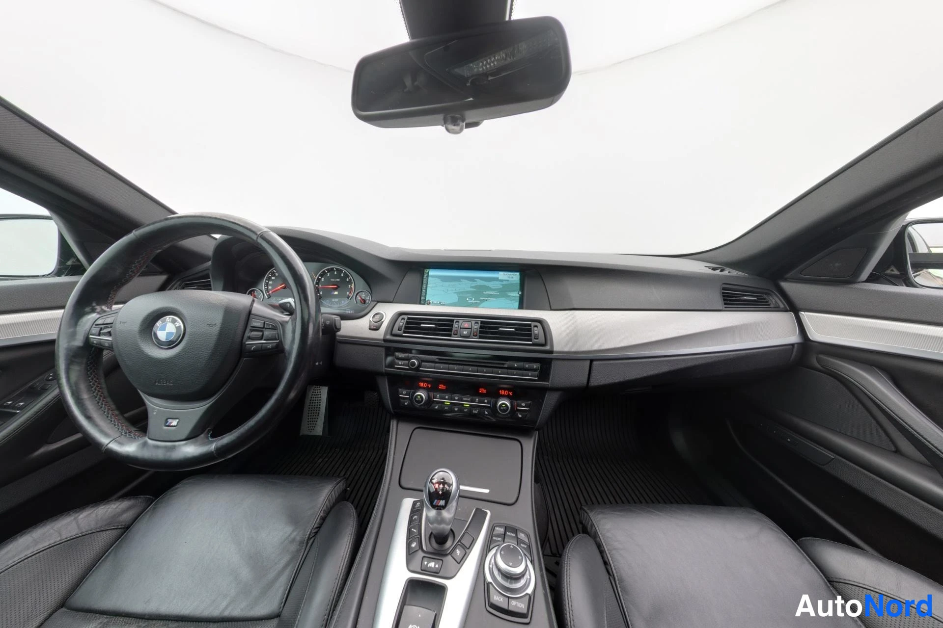 Harmaa BMW M5 2012, kuva 14