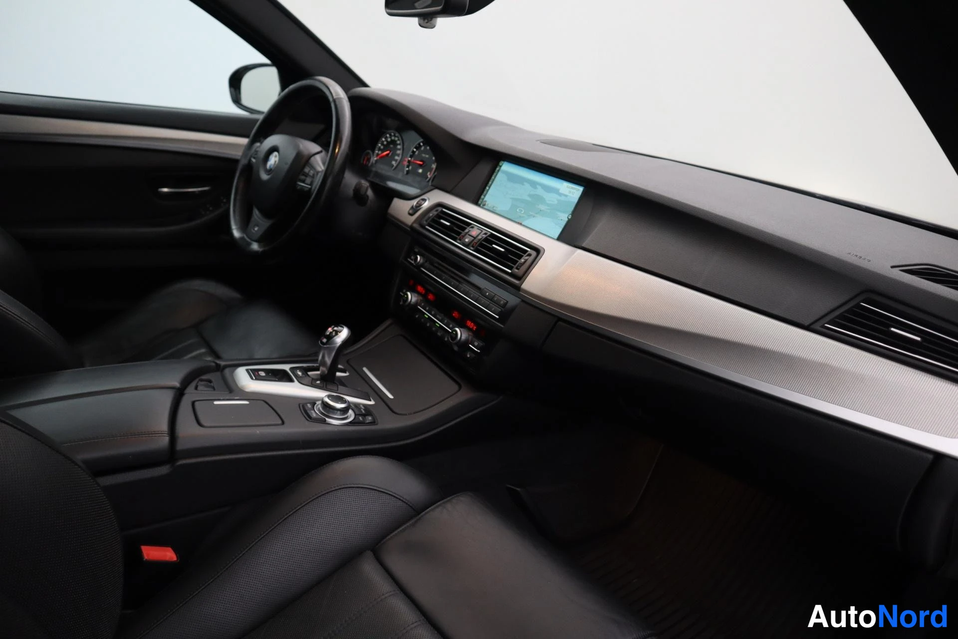 Harmaa BMW M5 2012, kuva 19