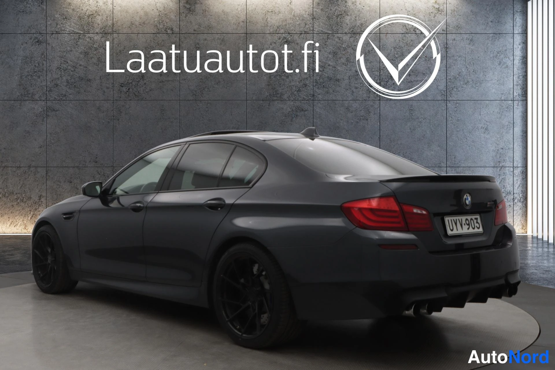 Harmaa BMW M5 2012, kuva 36