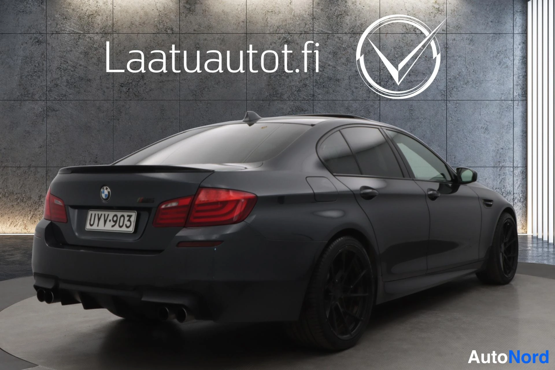 Harmaa BMW M5 2012, kuva 37