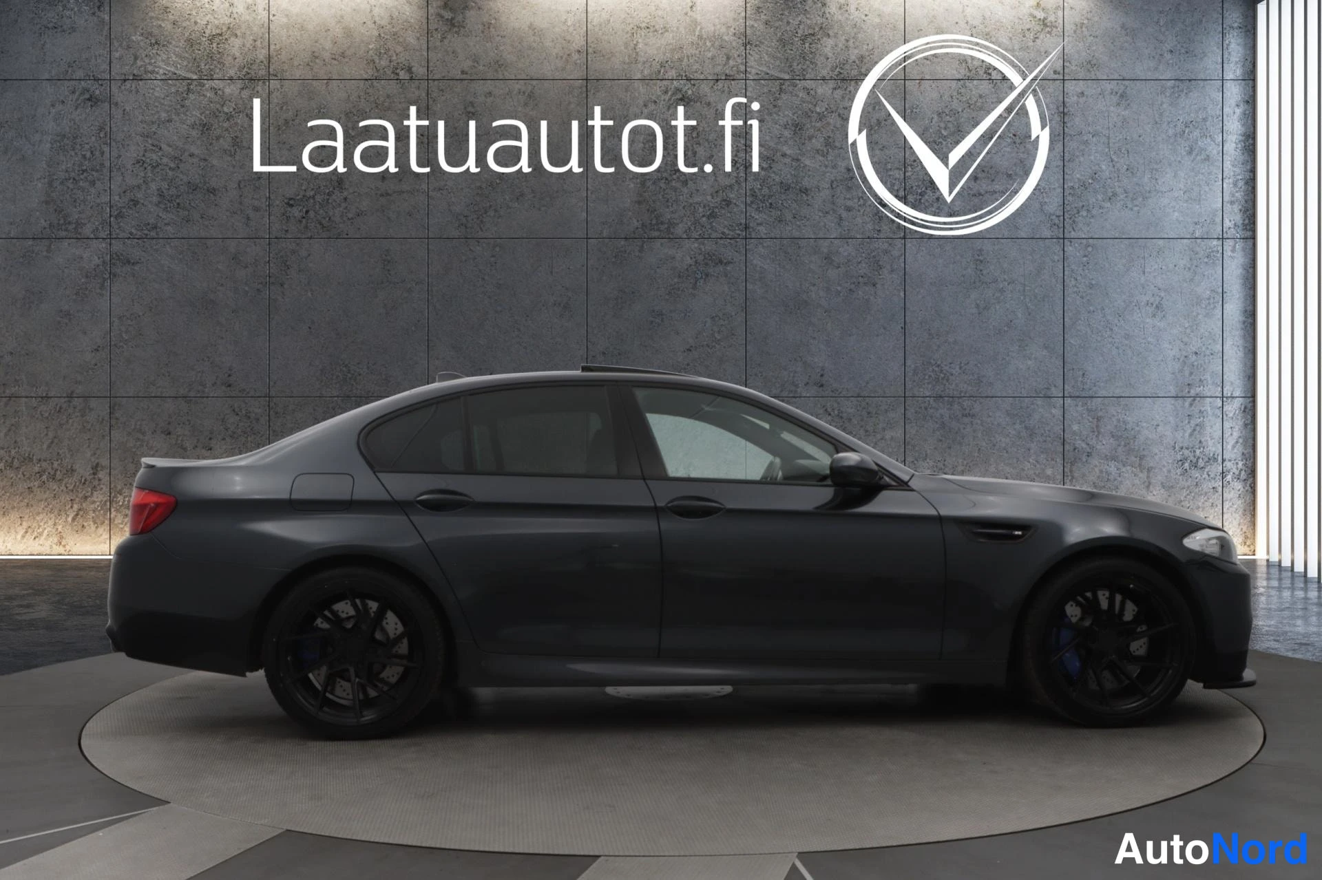 Harmaa BMW M5 2012, kuva 38