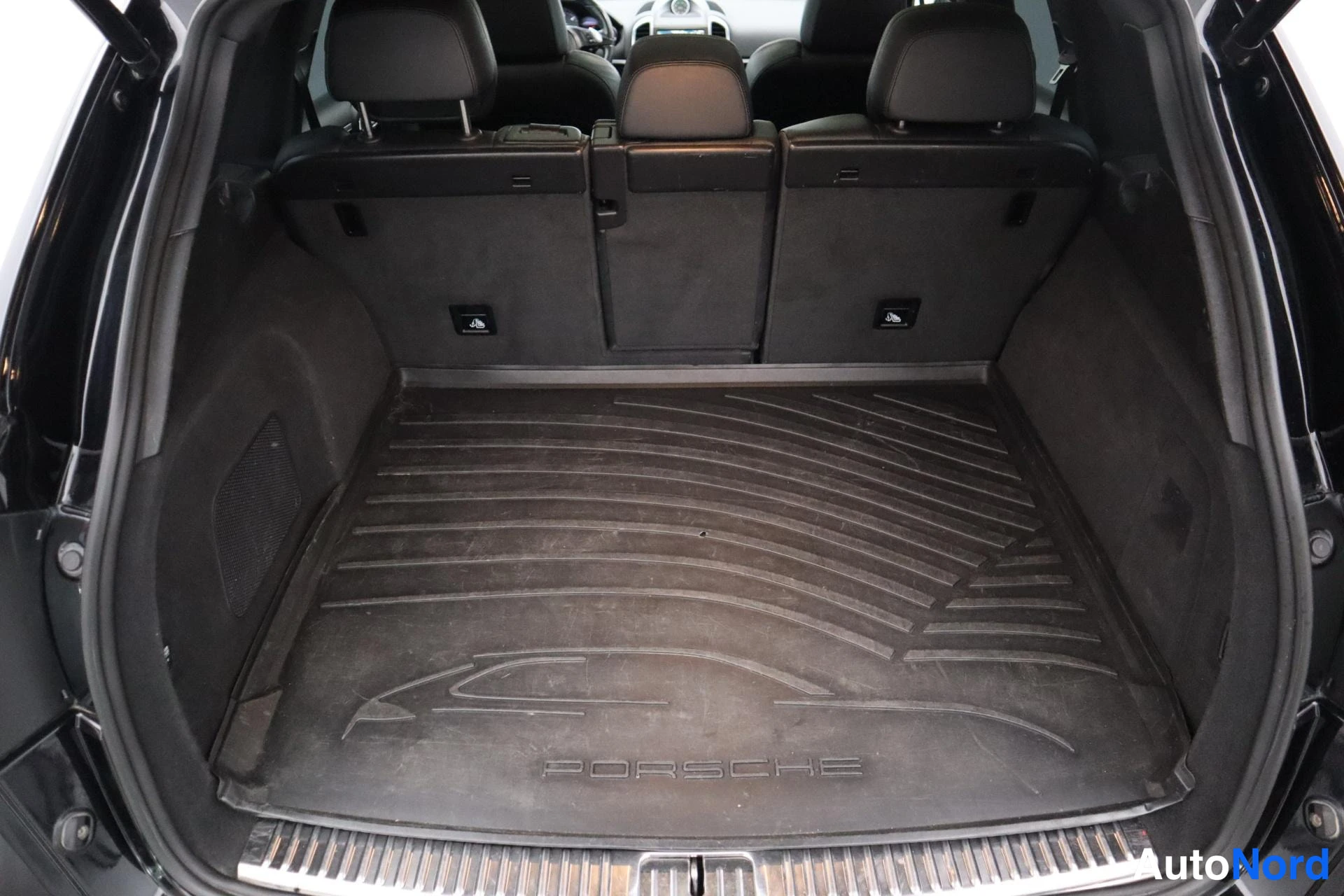 Musta Porsche Cayenne 2014, kuva 12