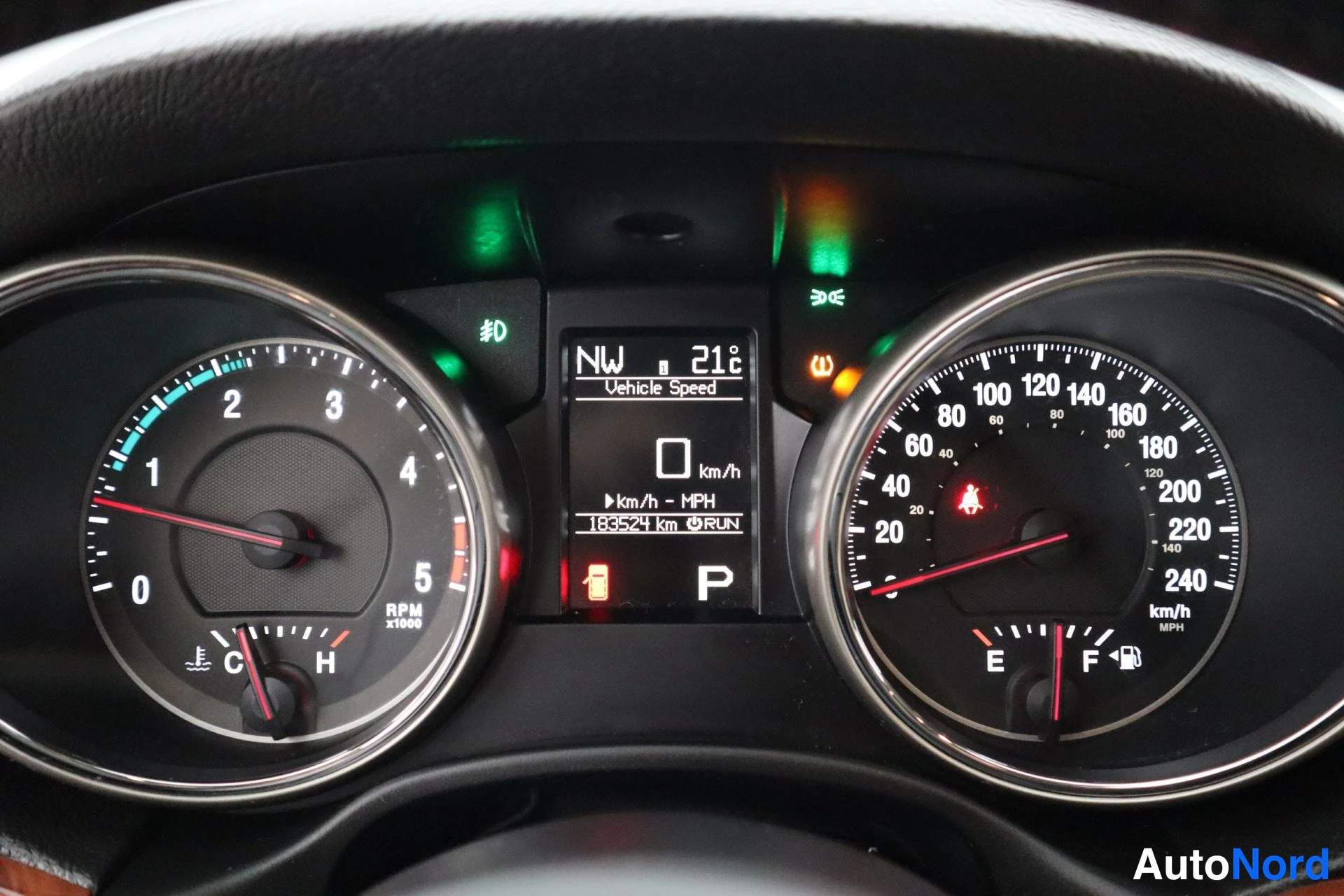 Musta Jeep Grand Cherokee 2012, kuva 11
