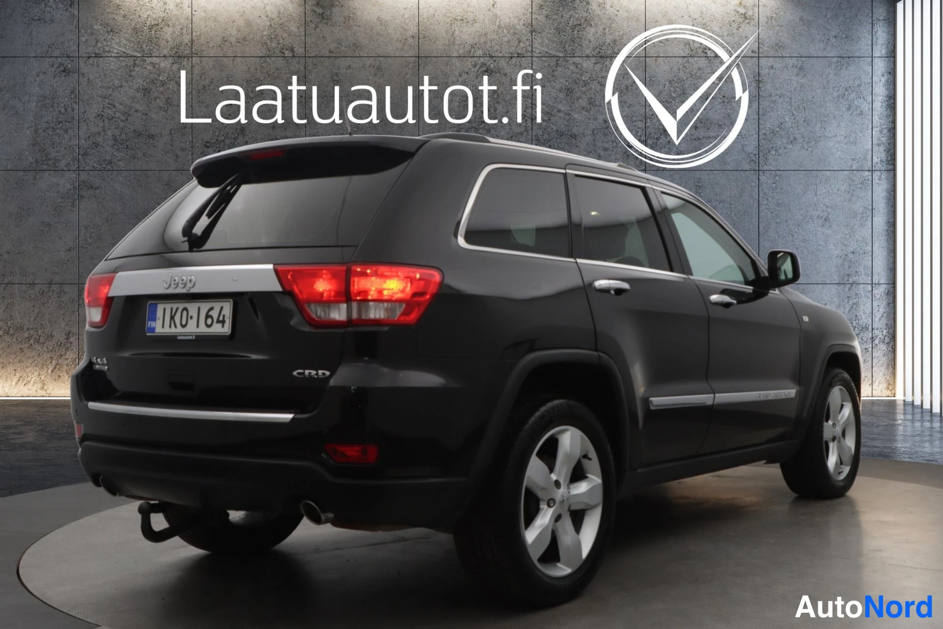Musta Jeep Grand Cherokee 2012, kuva 38