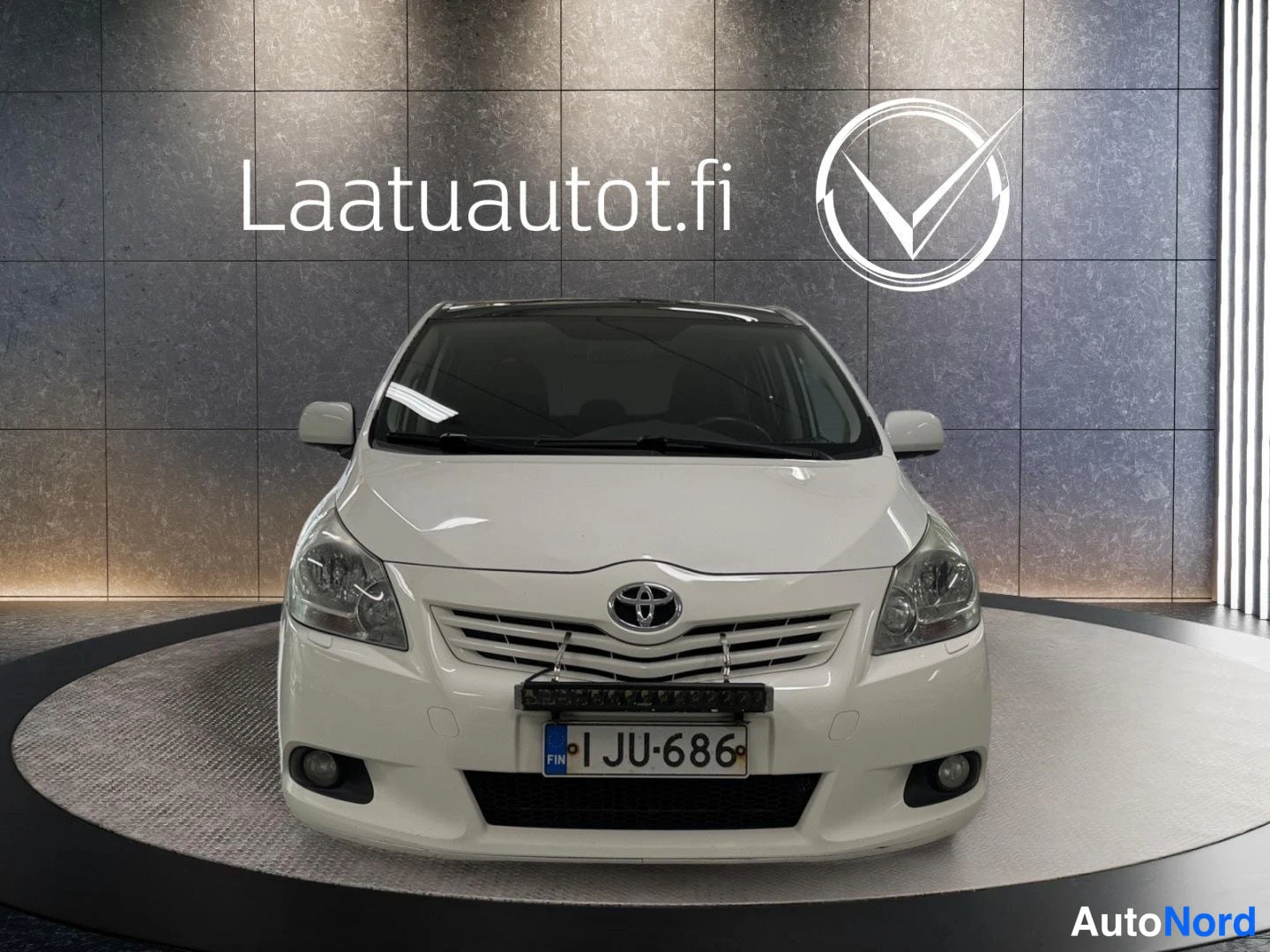 Valkoinen Toyota Verso 2011, kuva 23