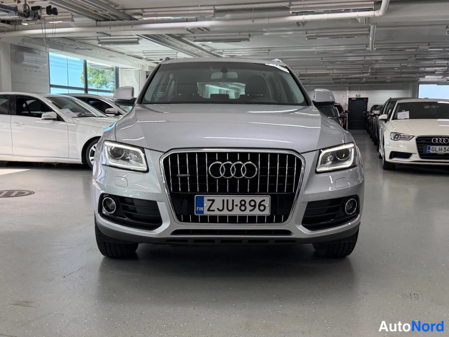 Hopea Audi Q5 2013, edestä, kuva 3