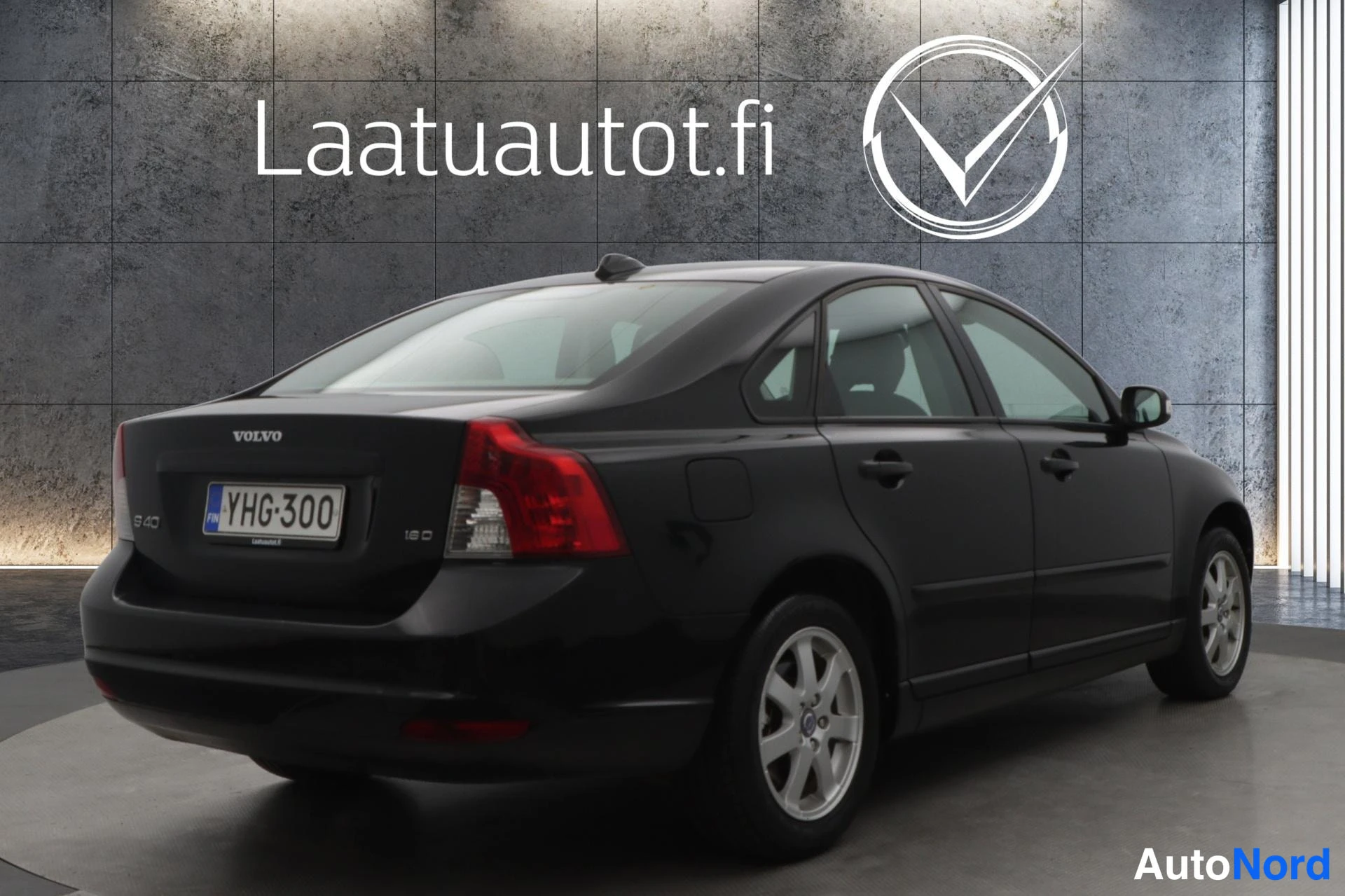 Musta Volvo S40 2008, takaviisto, kuva 7