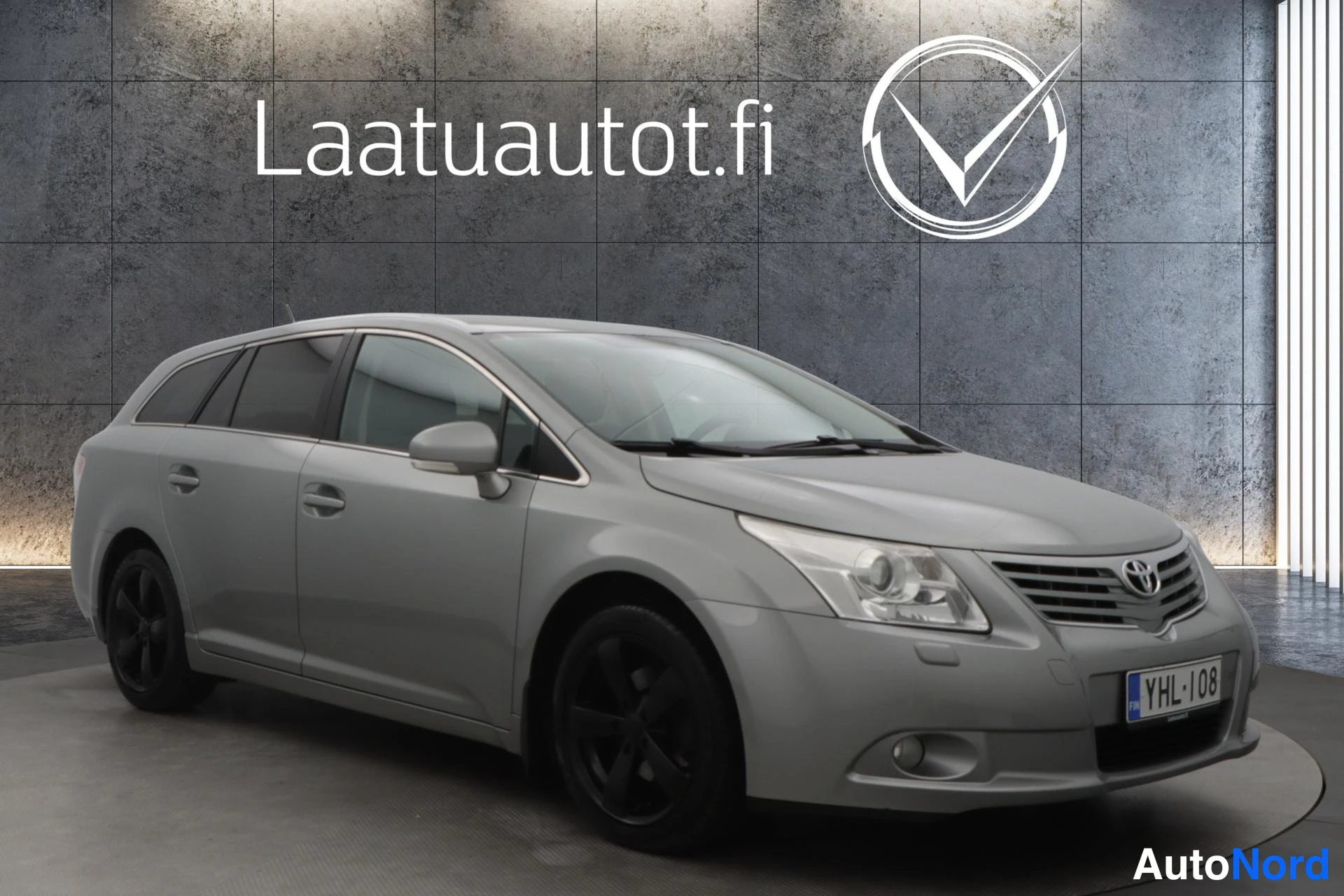 Harmaa Toyota Avensis 2011, kuva 19