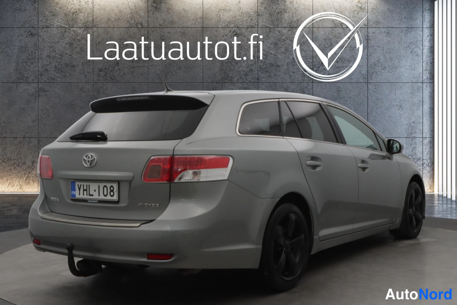 Harmaa Toyota Avensis 2011, kuva 21
