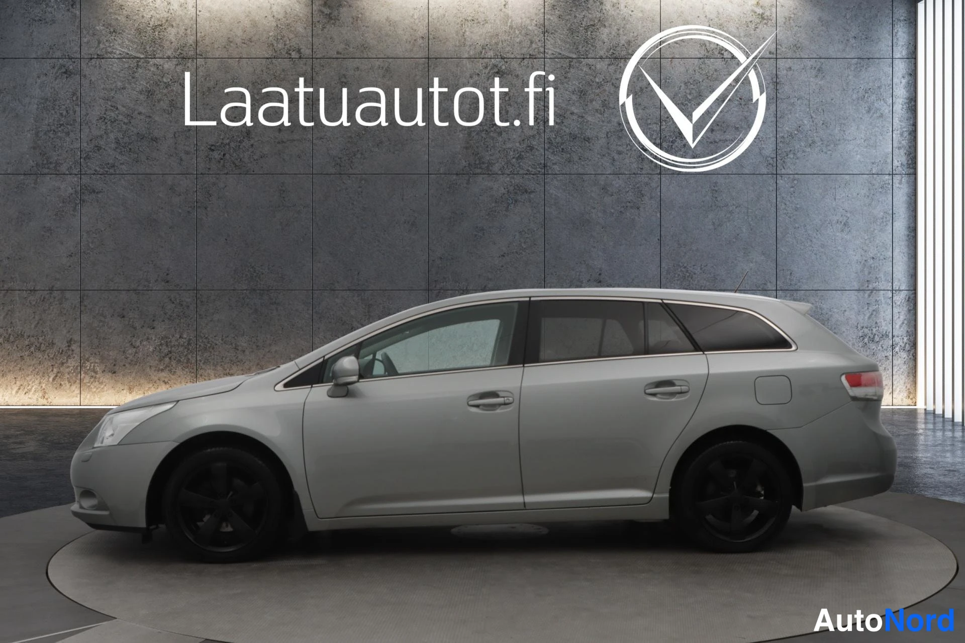 Toyota Avensis 2011
