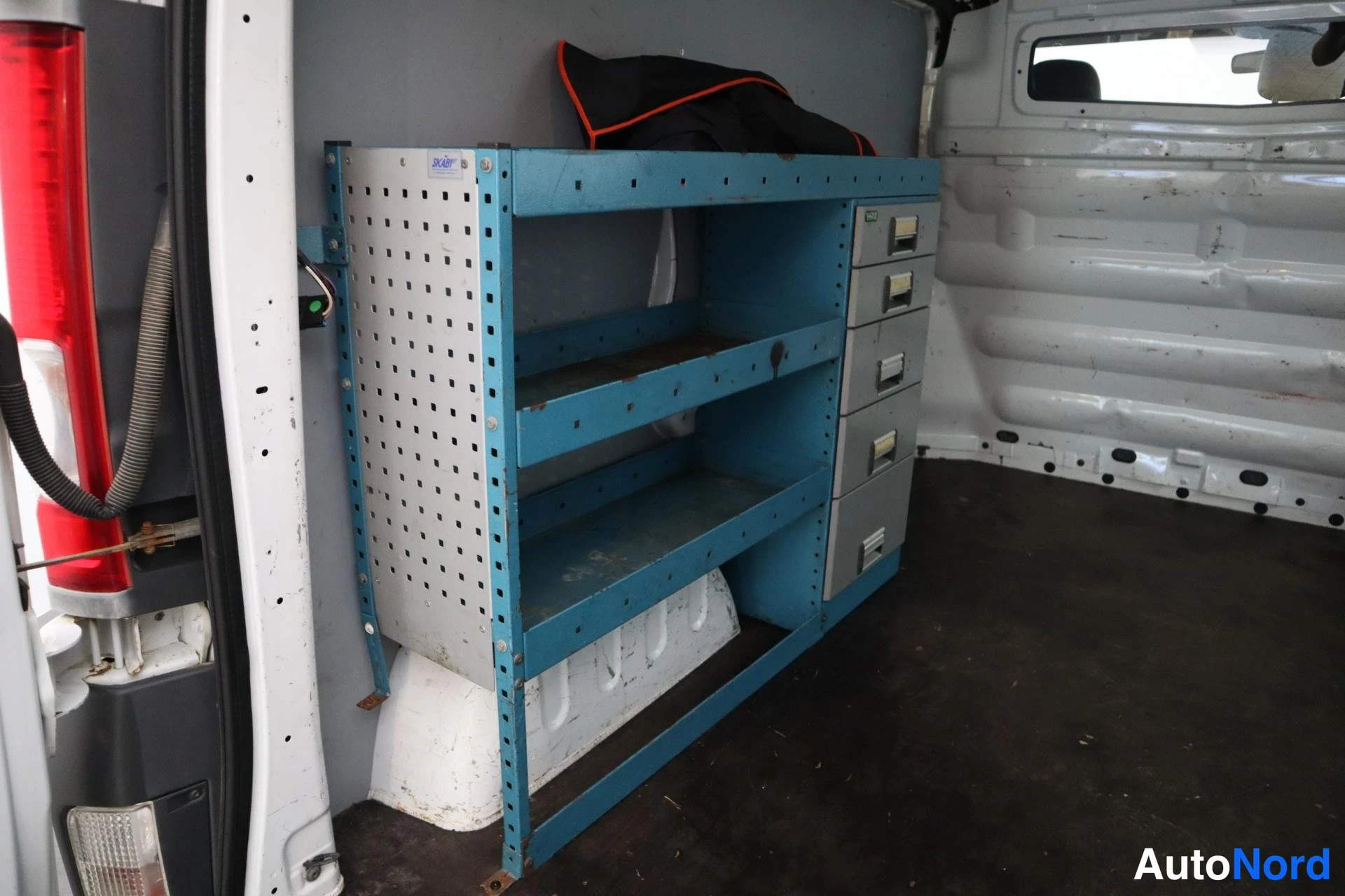 Valkoinen Renault Trafic 2011, kuva 22
