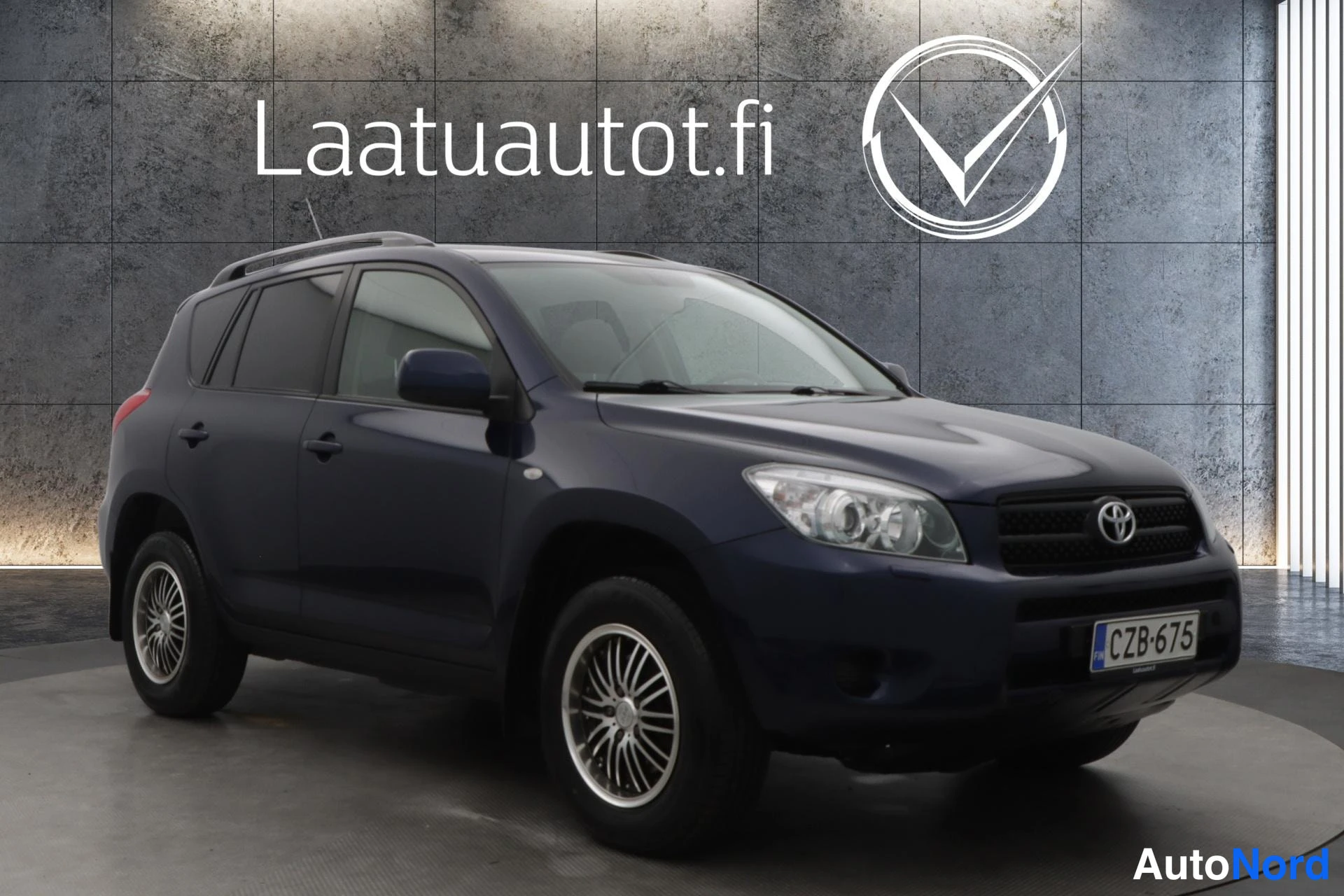 Sininen Toyota RAV4 2006, etuviisto, keula oikealle, kuva 4