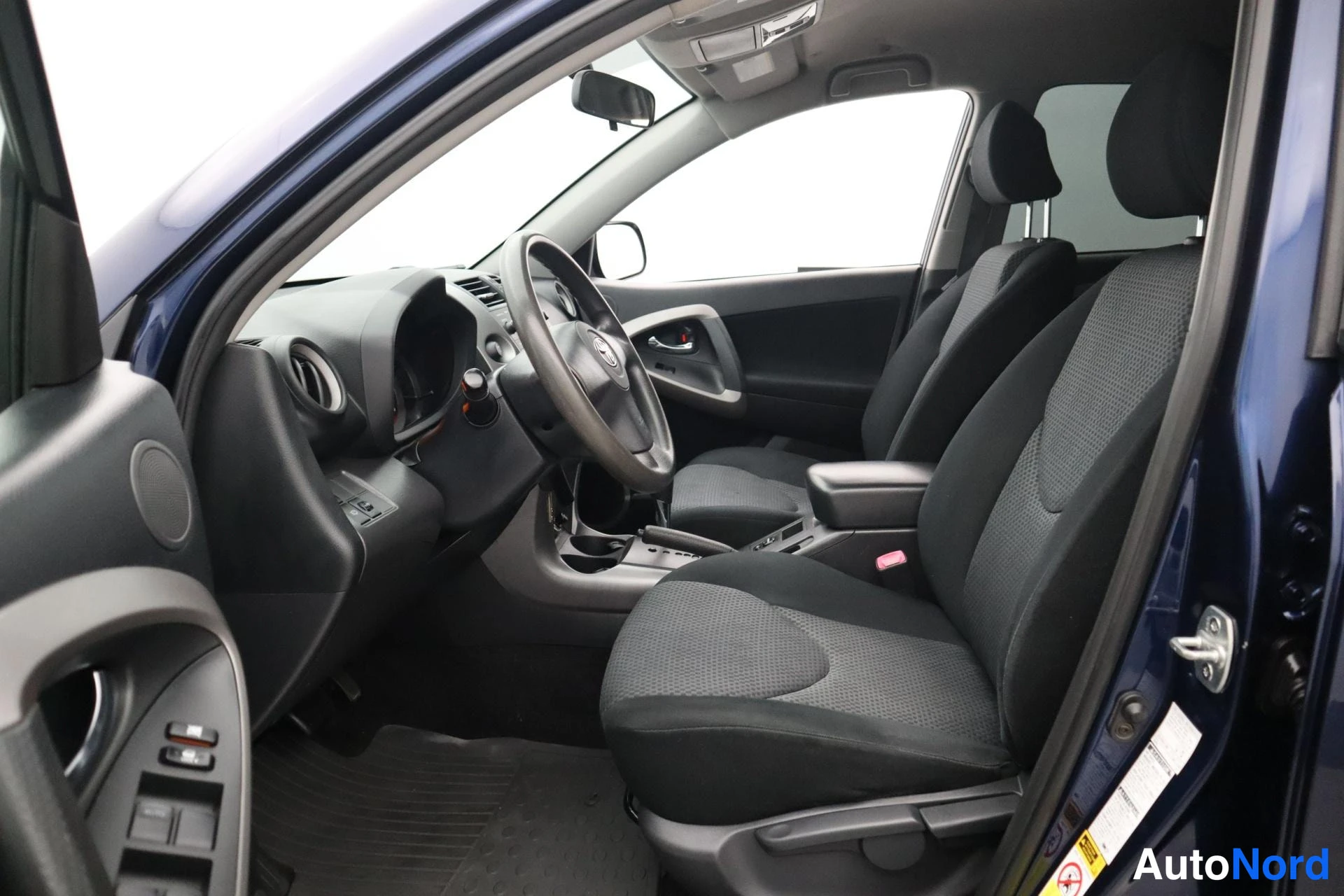 Sininen Toyota RAV4 2006, kuva 13