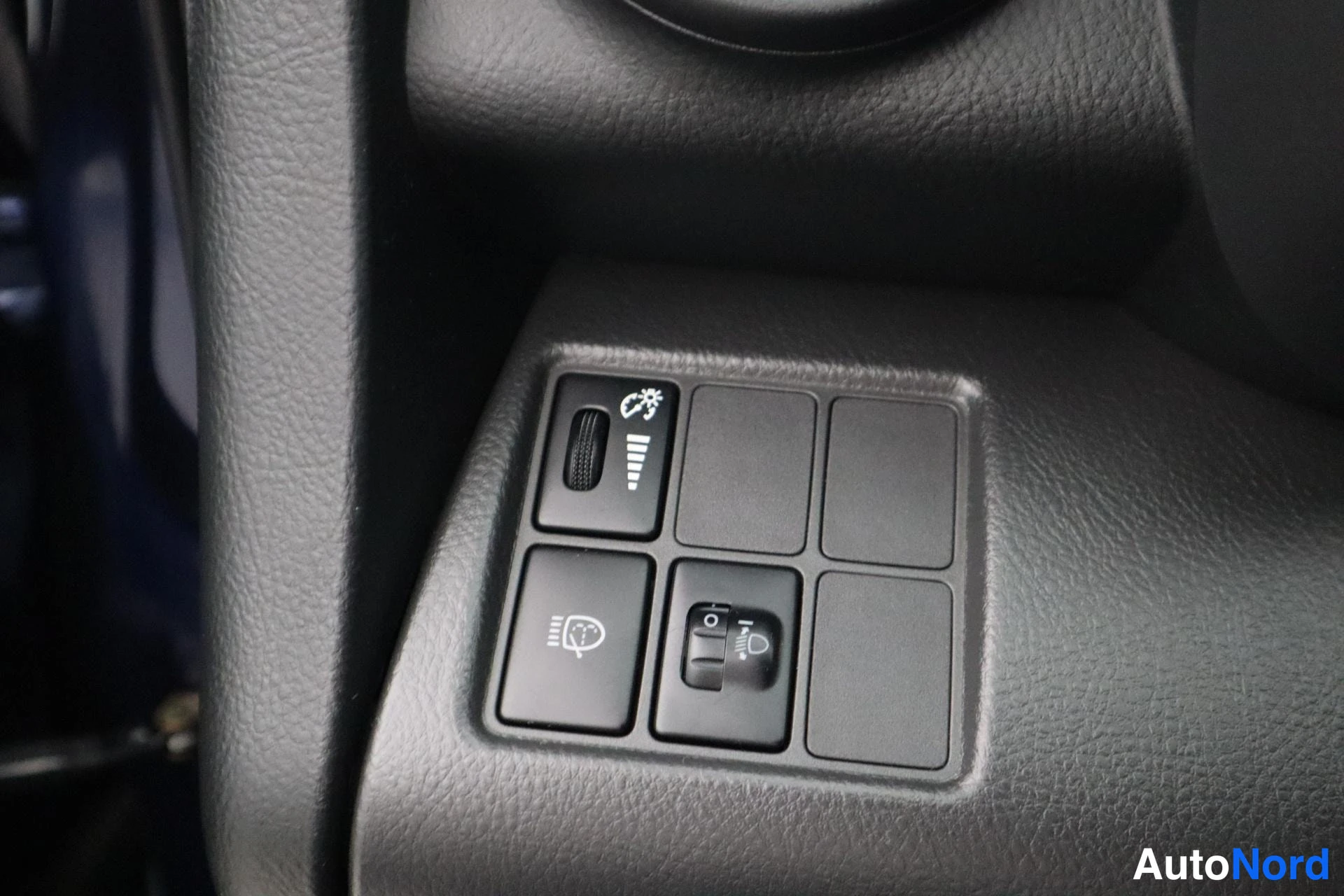 Sininen Toyota RAV4 2006, kuva 23