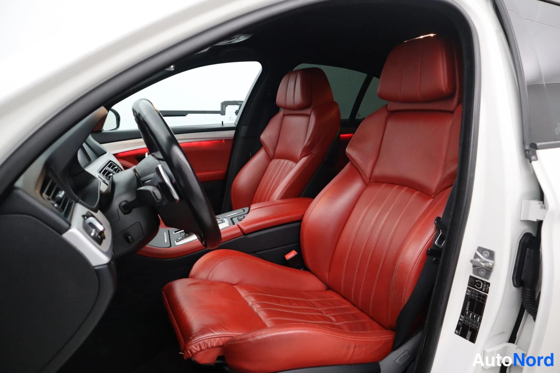 Valkoinen BMW M5 2013, kuva 19