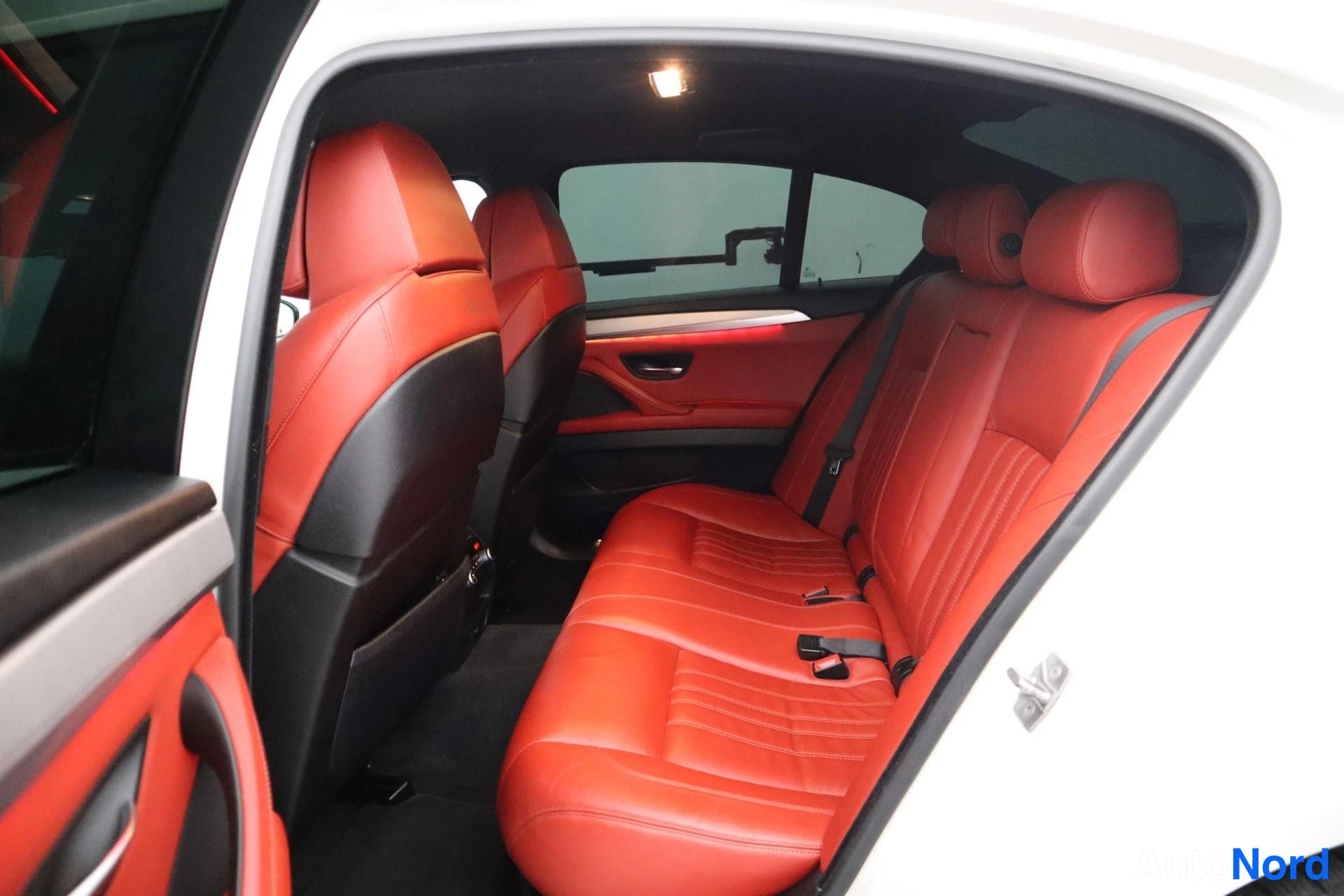 Valkoinen BMW M5 2013, kuva 23