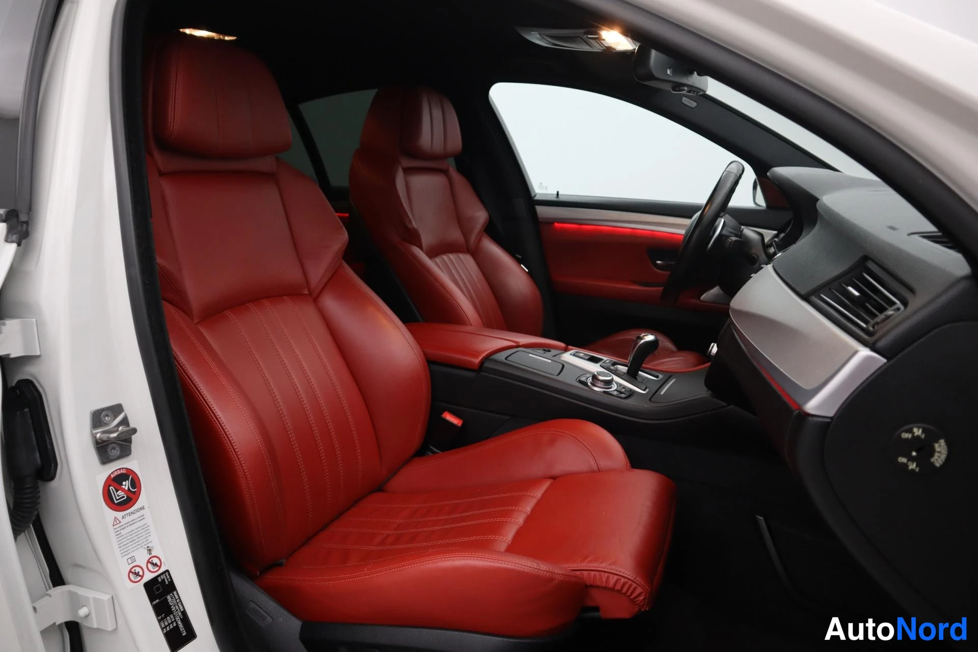 Valkoinen BMW M5 2013, kuva 24
