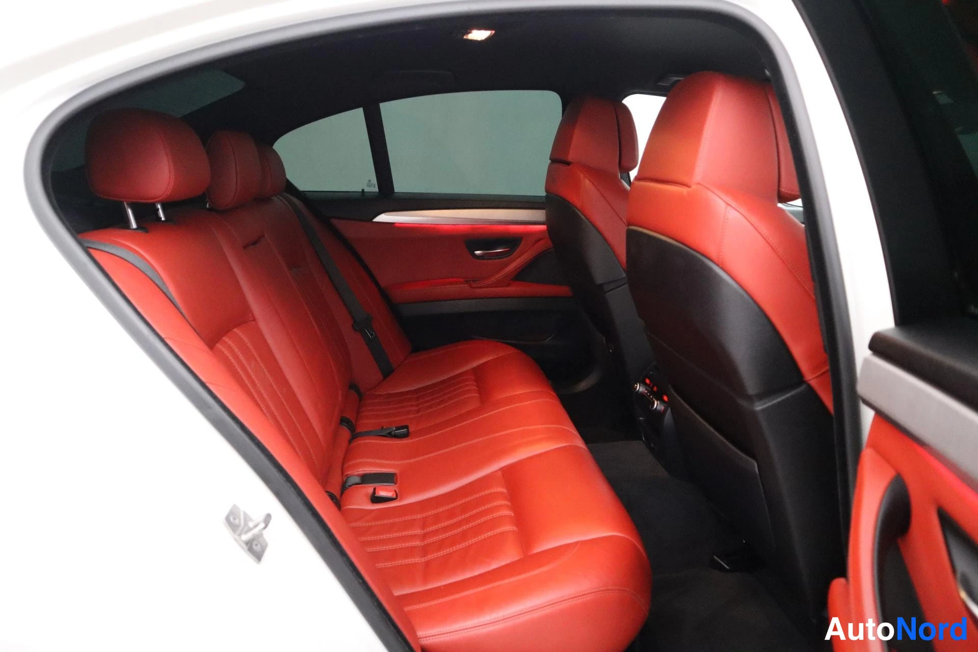 Valkoinen BMW M5 2013, kuva 27