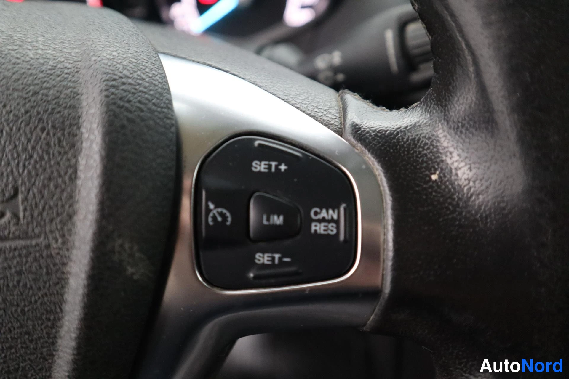 Valkoinen Ford Transit Courier 2019, kuva 15