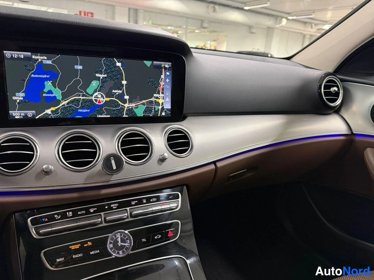 Sininen Mercedes-Benz E 2017, kuva 10