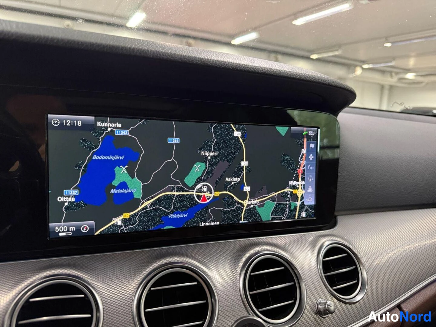 Sininen Mercedes-Benz E 2017, kuva 11