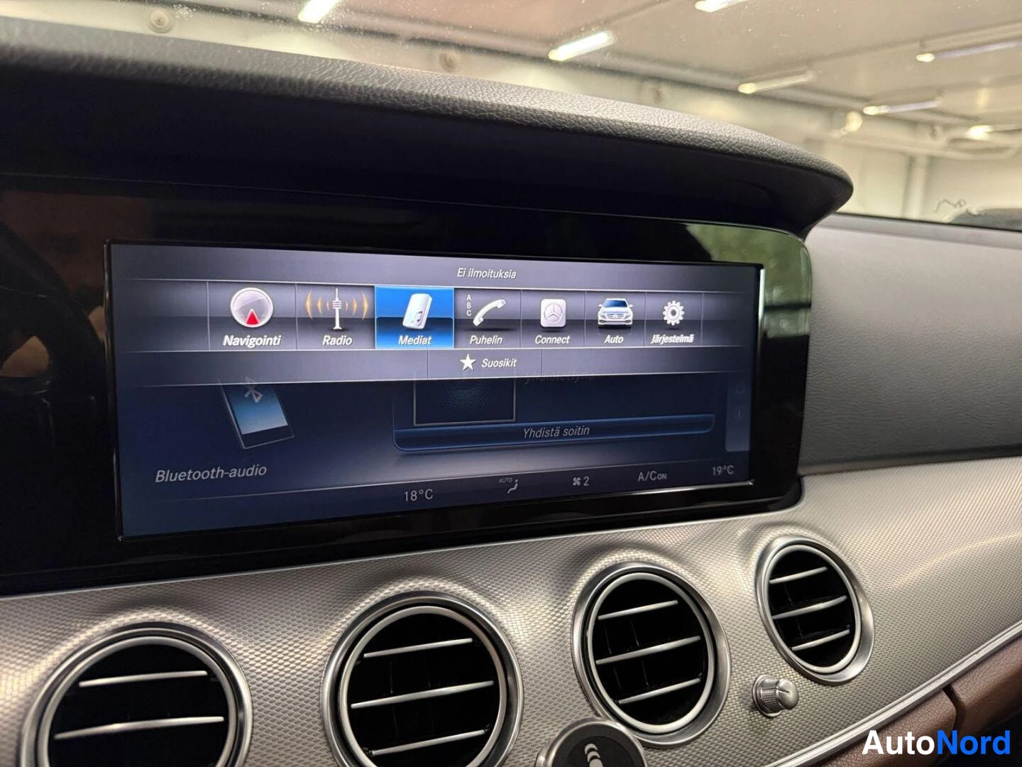 Sininen Mercedes-Benz E 2017, kuva 12