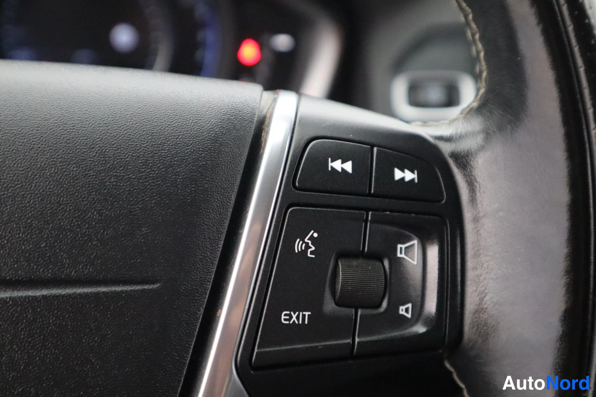 Valkoinen Volvo XC60 2016, kuva 21