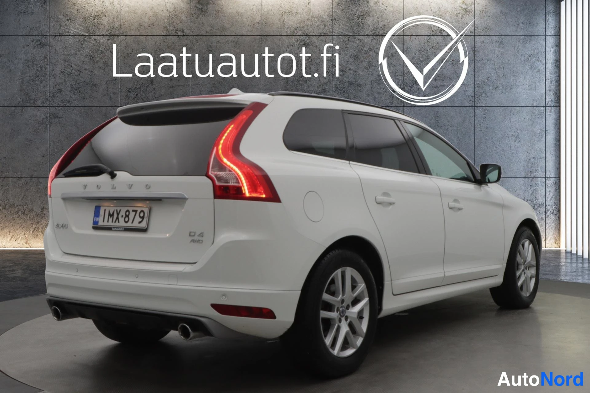 Valkoinen Volvo XC60 2016, kuva 29