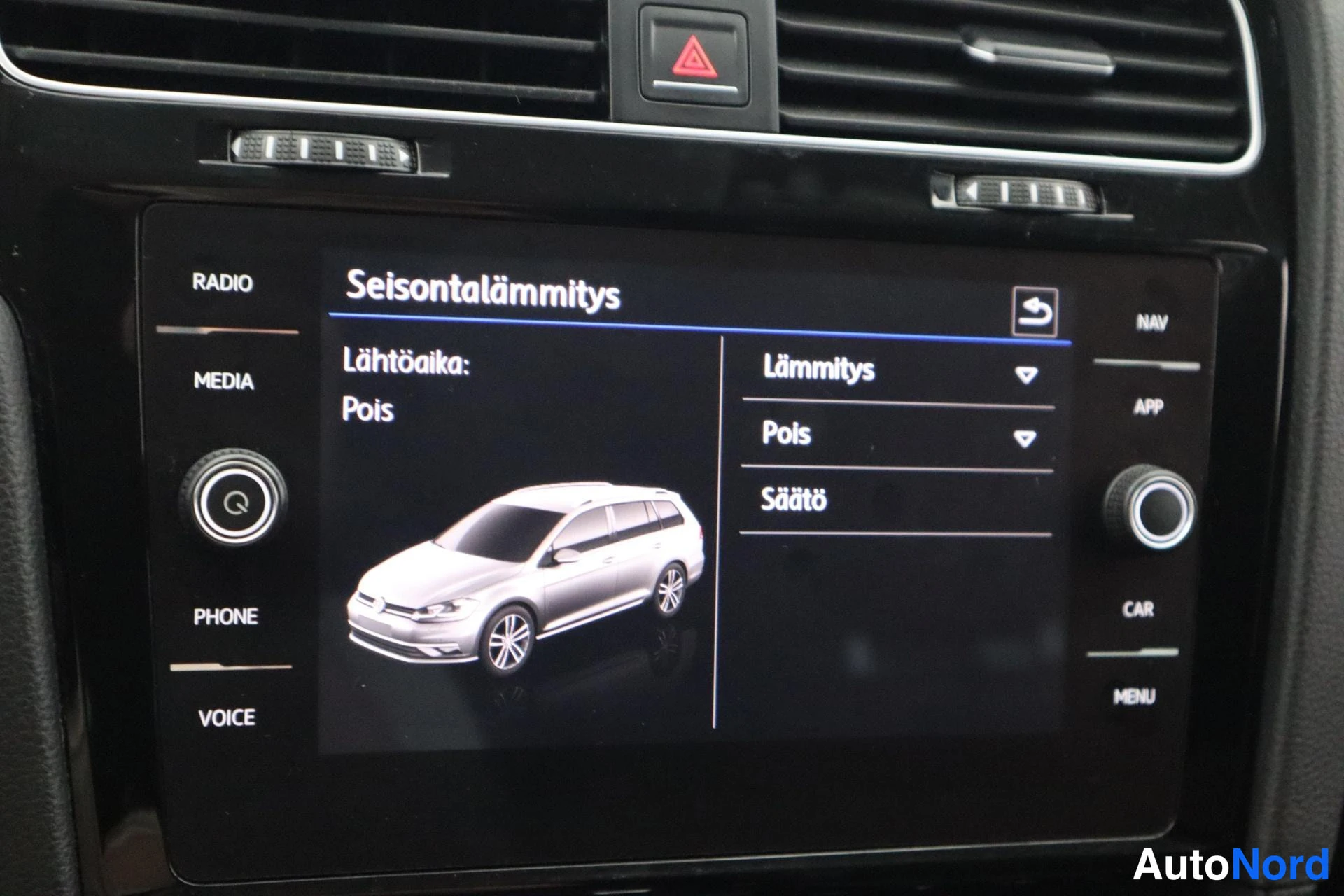 Valkoinen Volkswagen Golf 2018, kuva 10