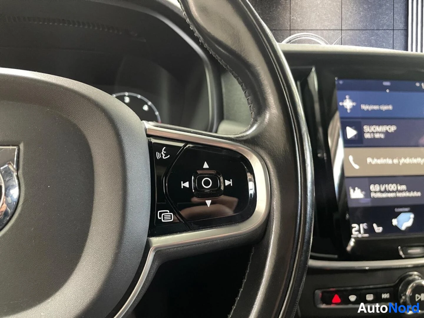 Valkoinen Volvo S90 2017, kuva 20