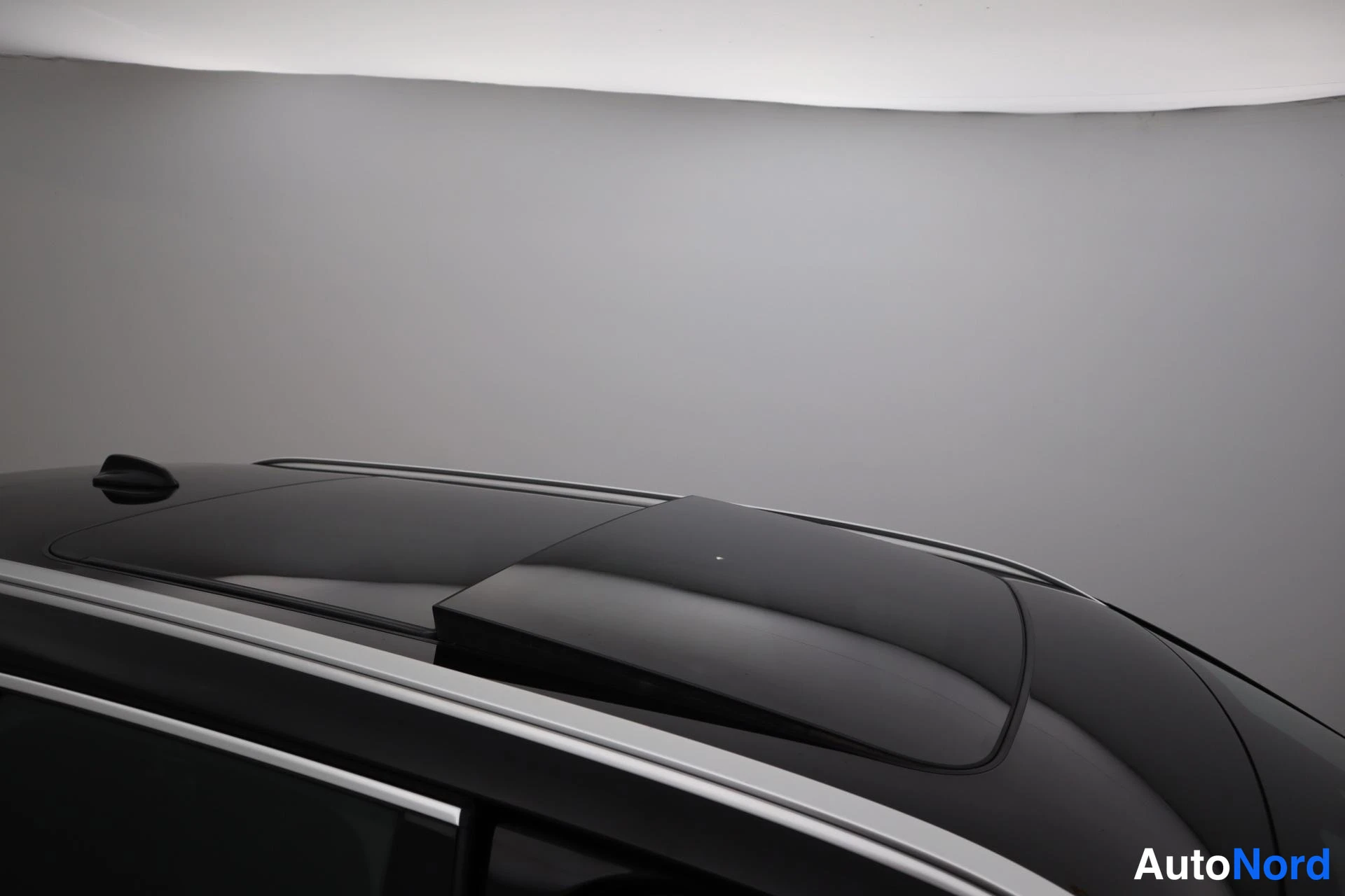 Musta Volvo V90 2019, kuva 37