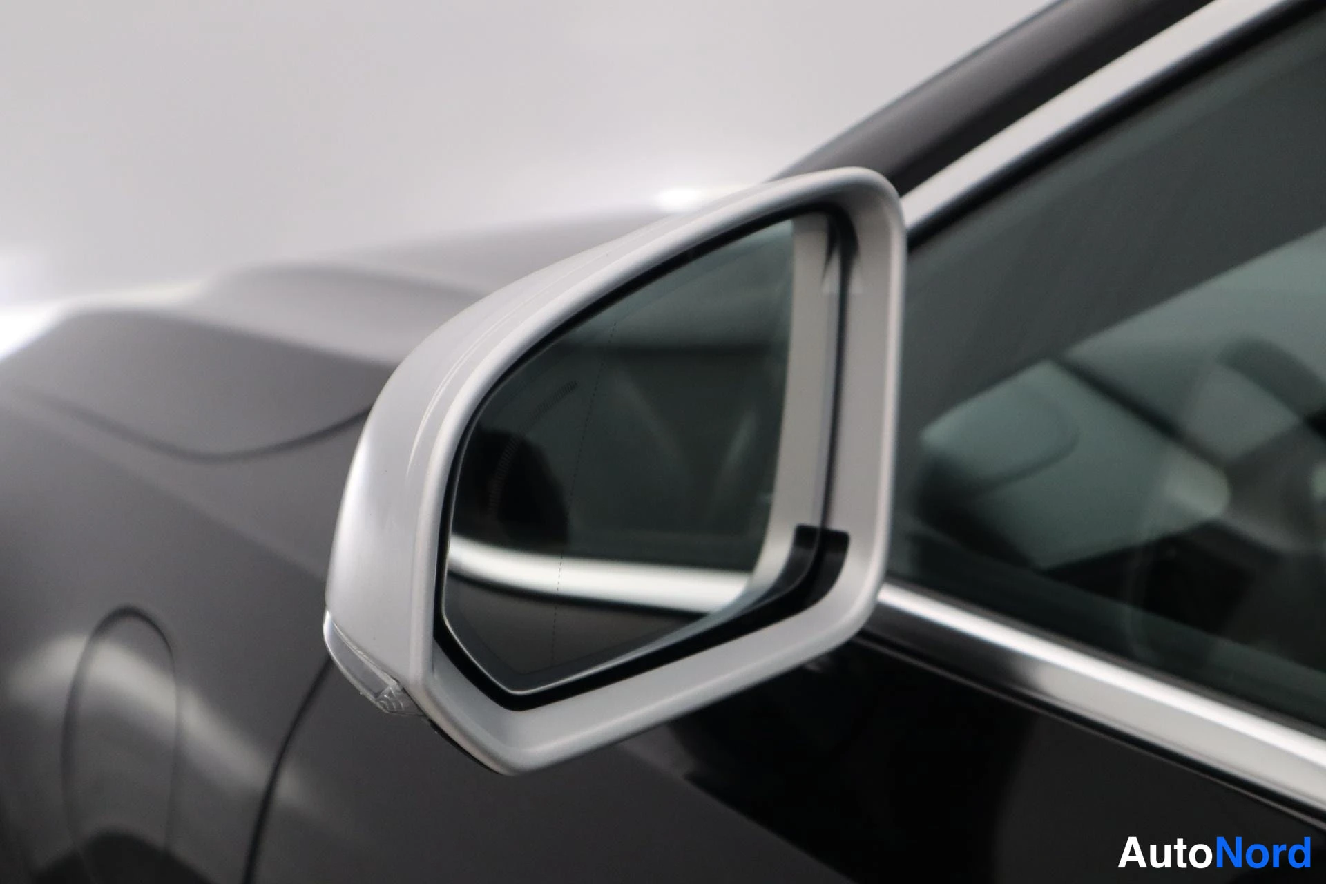 Musta Volvo V90 2019, kuva 13