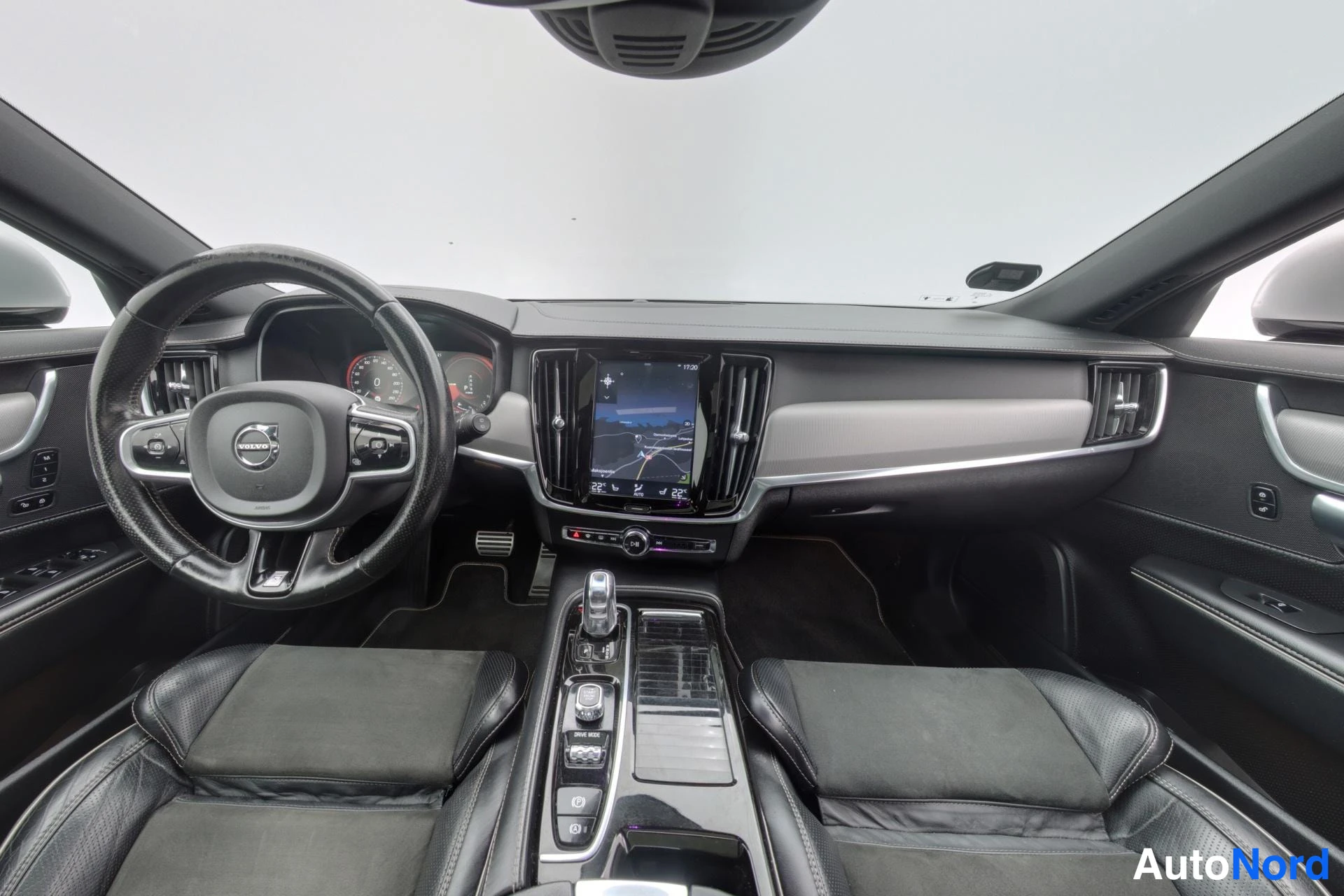 Musta Volvo V90 2019, kuva 14