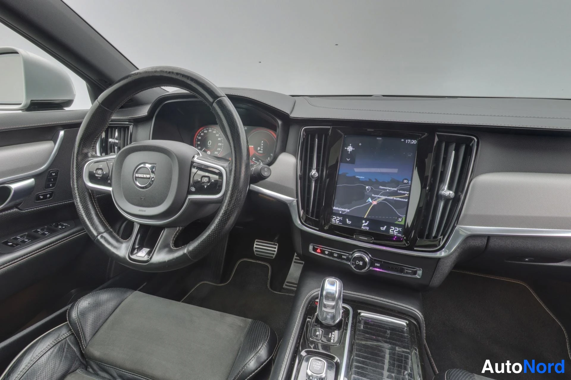 Musta Volvo V90 2019, kuva 15