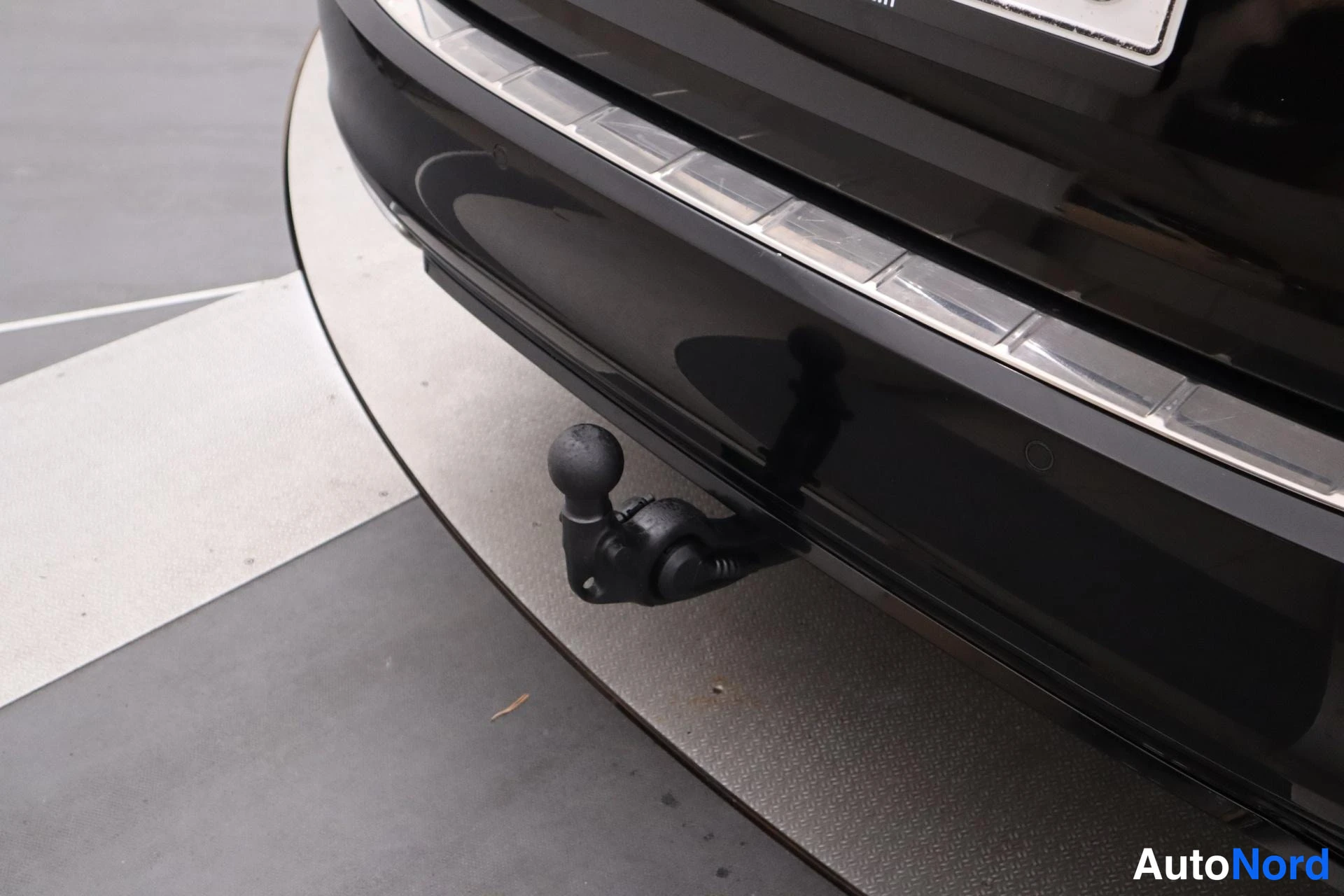 Musta Volvo V90 2019, takaa, kuva 6