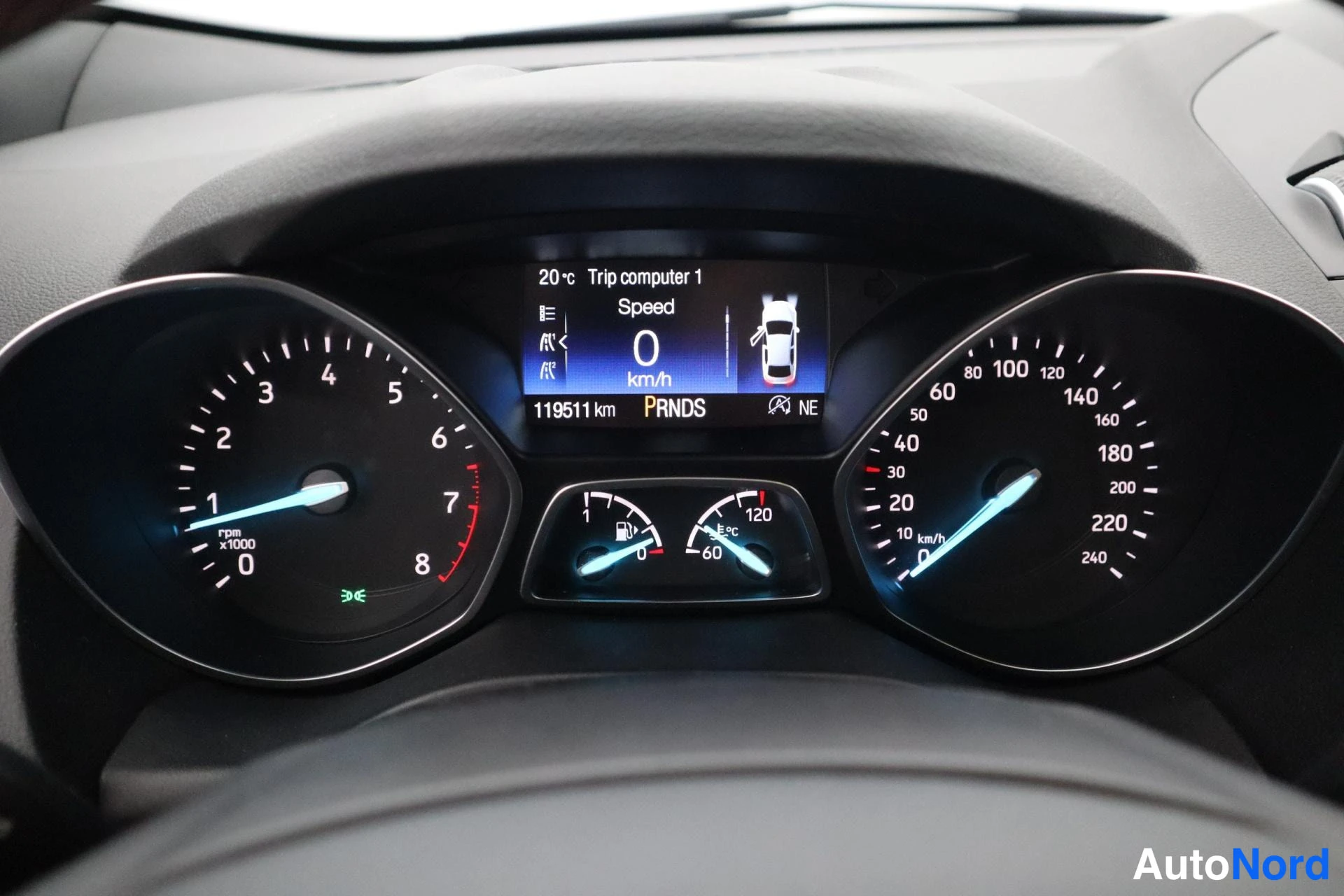 Valkoinen Ford Kuga 2018, kuva 19