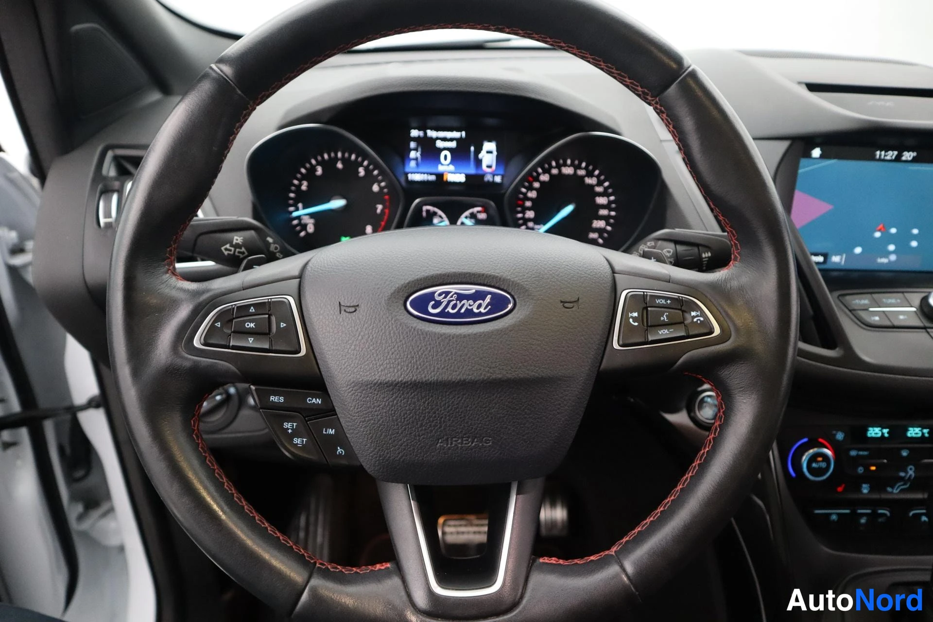 Valkoinen Ford Kuga 2018, kuva 20