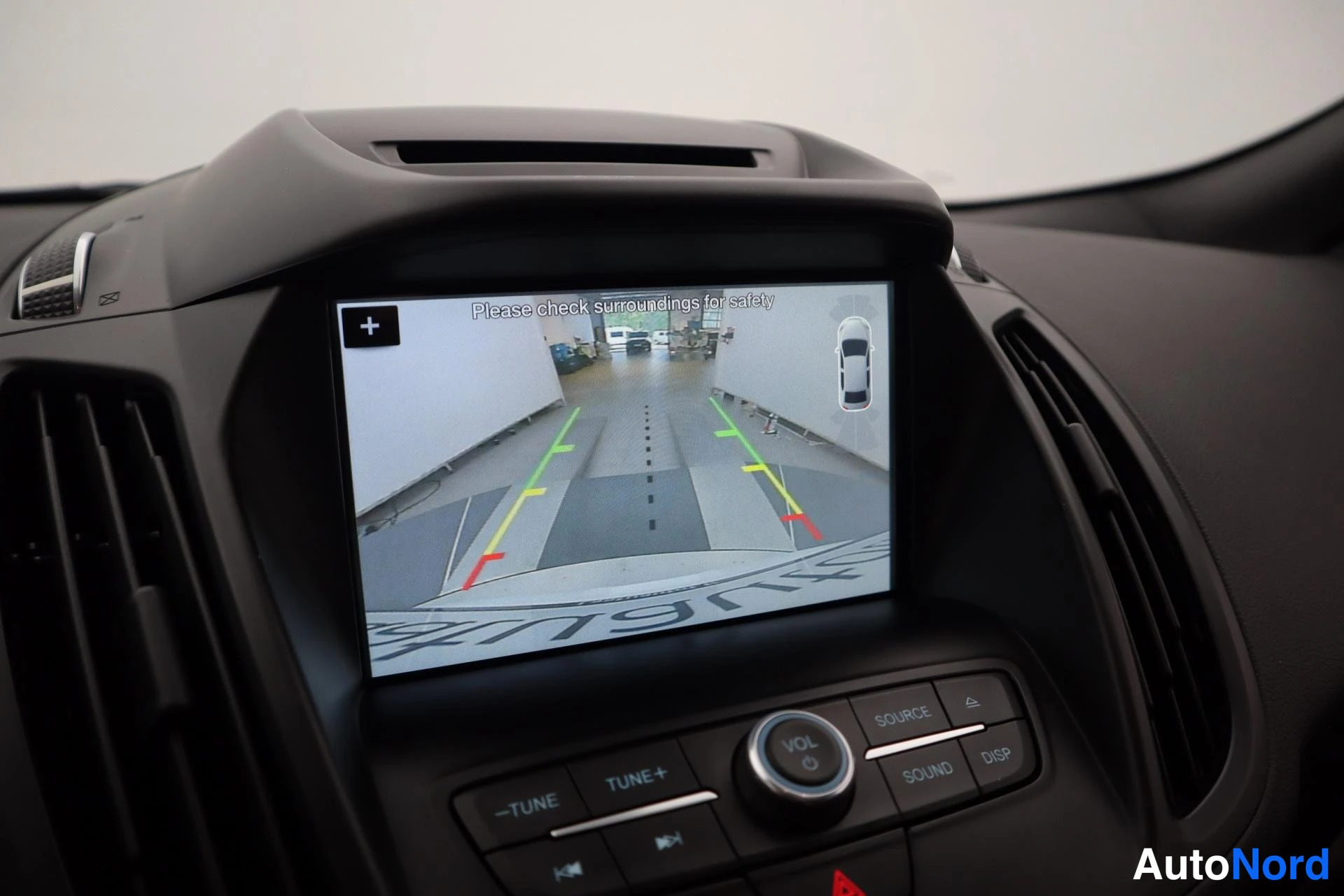 Valkoinen Ford Kuga 2018, kuva 26