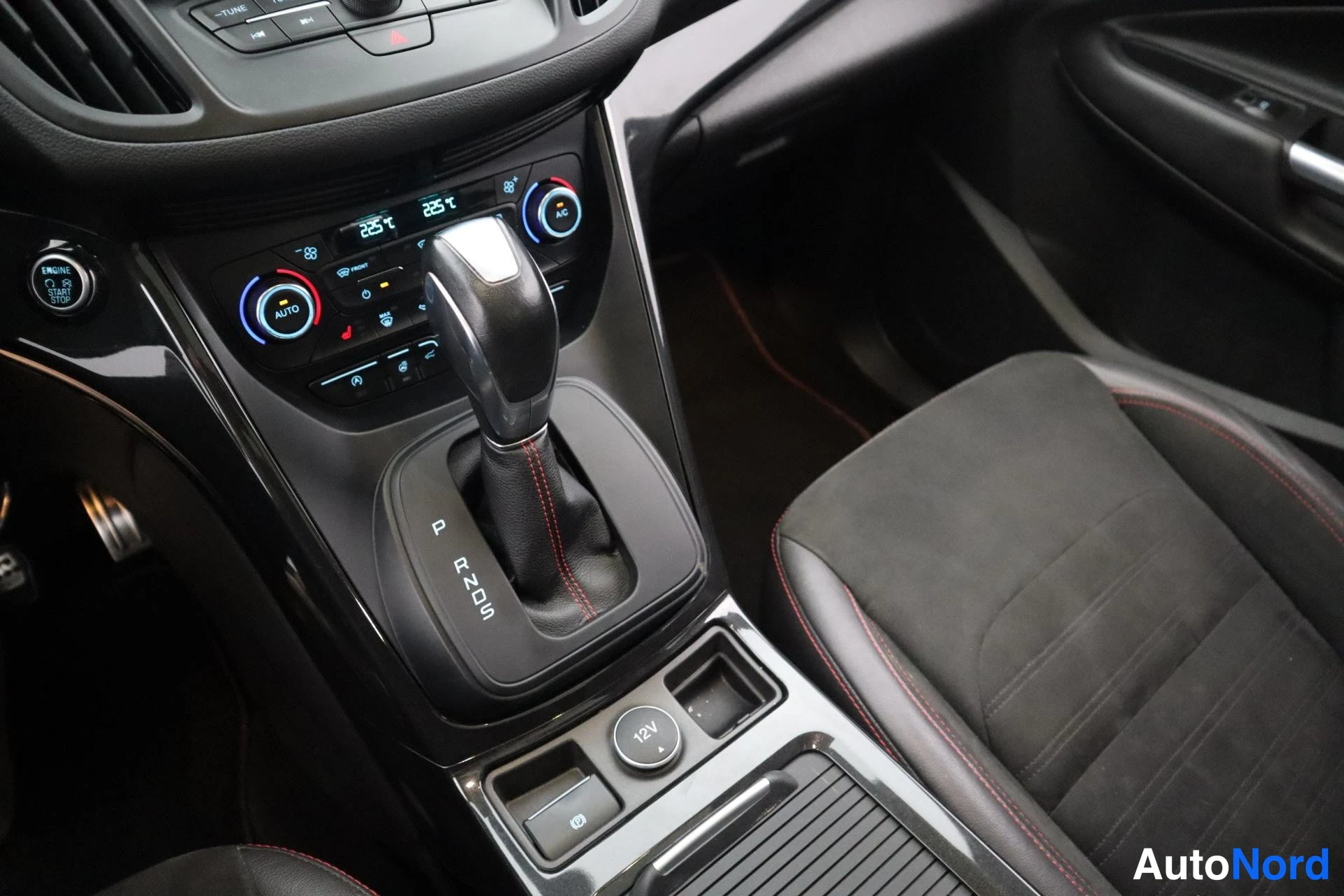 Valkoinen Ford Kuga 2018, kuva 28