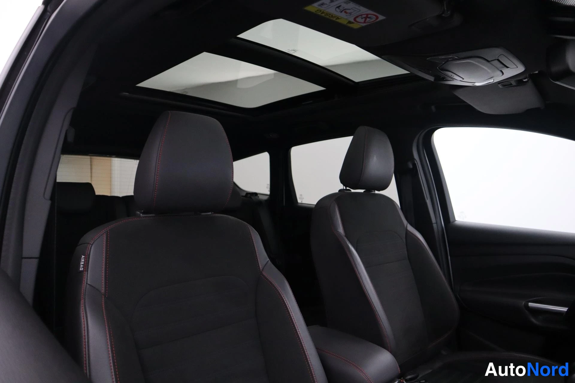 Valkoinen Ford Kuga 2018, kuva 30