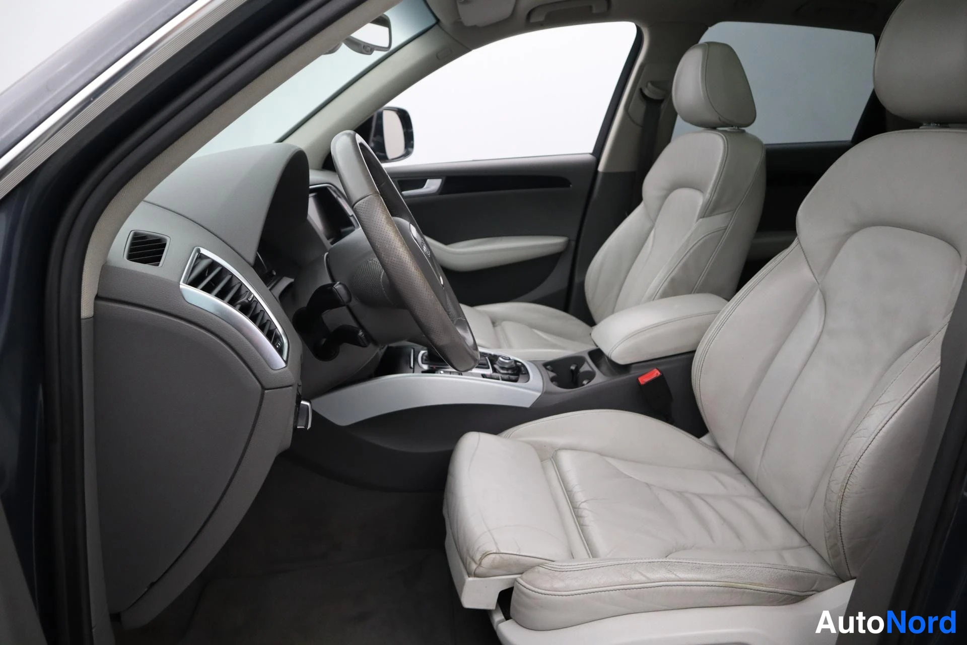 Grey Audi Q5 2009, photo 13