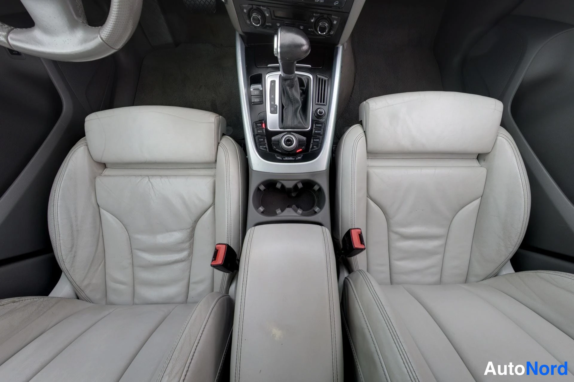 Grey Audi Q5 2009, photo 35